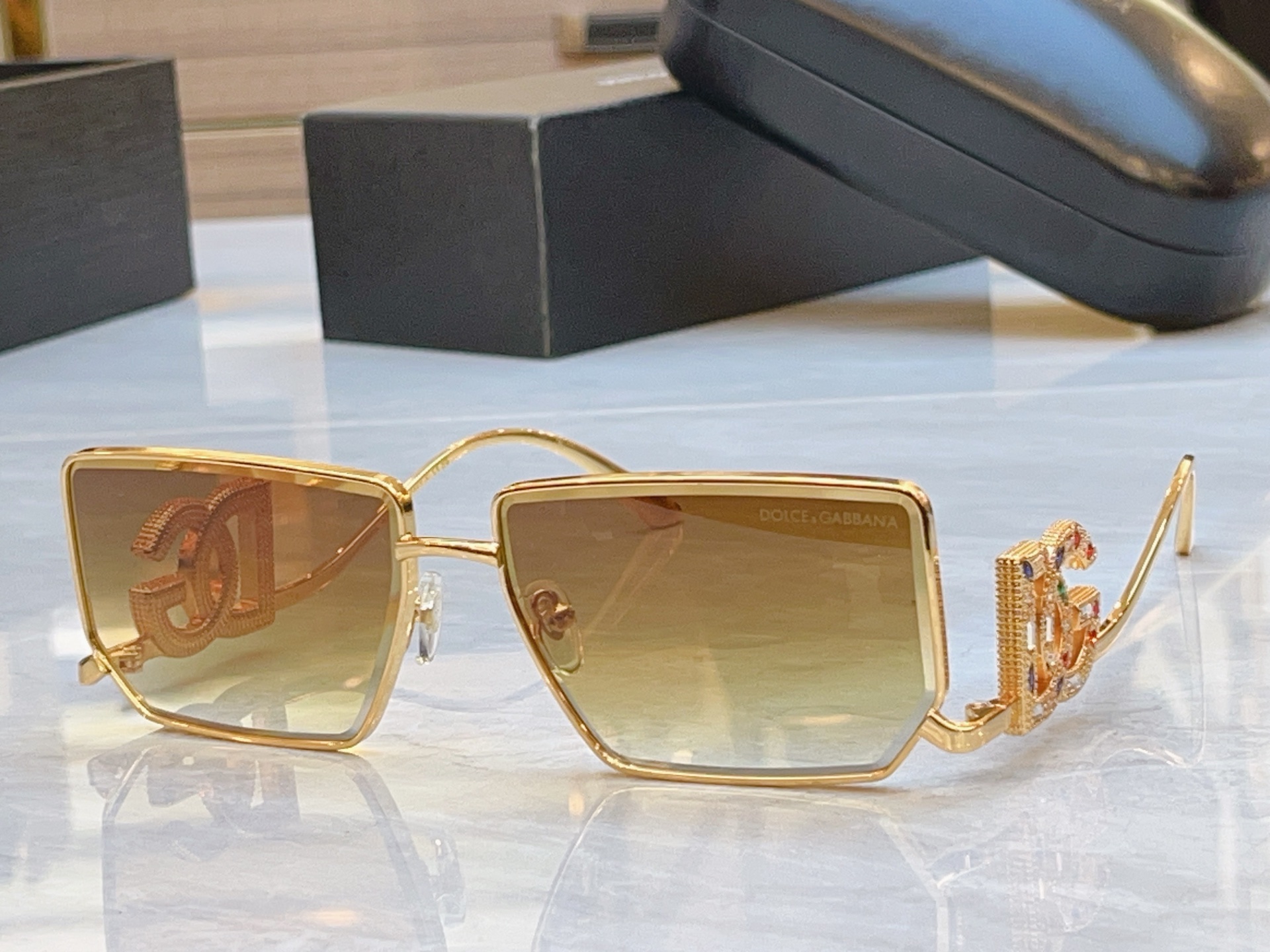 ，【DOLCE & GABBAN*】D*G新款太阳镜，MODEL：DG4501，SIZE：61口15-1