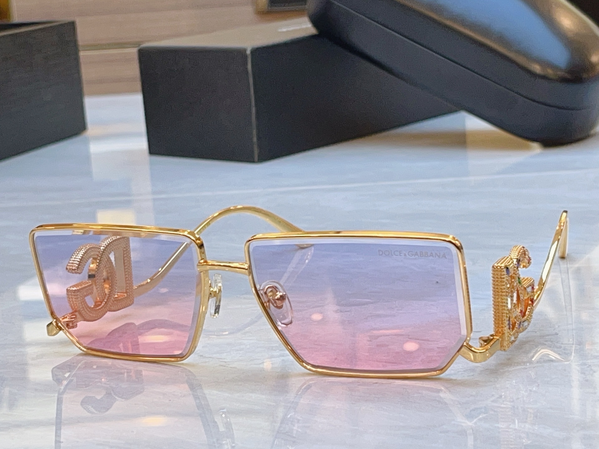 ，【DOLCE & GABBAN*】D*G新款太阳镜，MODEL：DG4501，SIZE：61口15-1