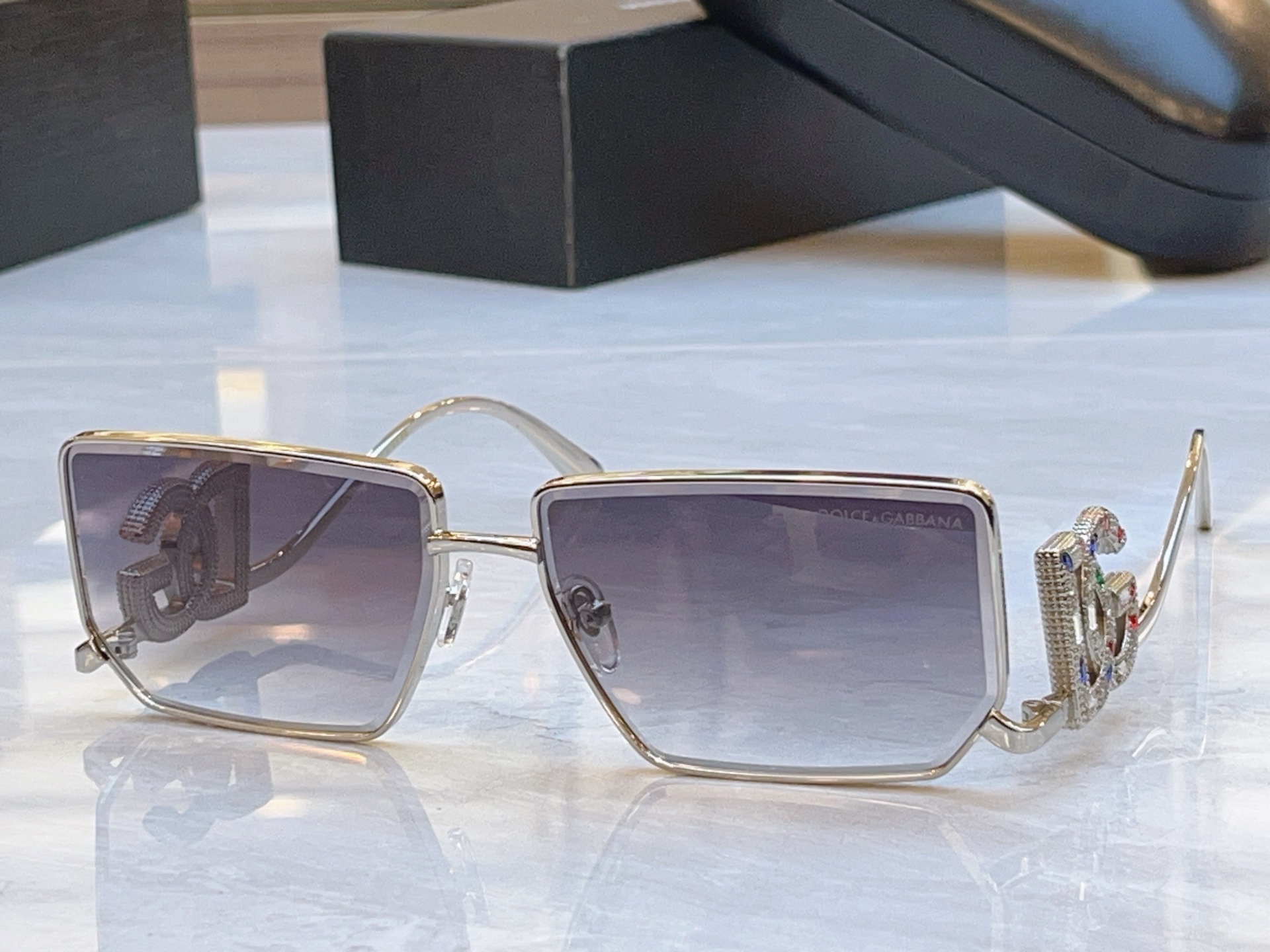 ，【DOLCE & GABBAN*】D*G新款太阳镜，MODEL：DG4501，SIZE：61口15-1