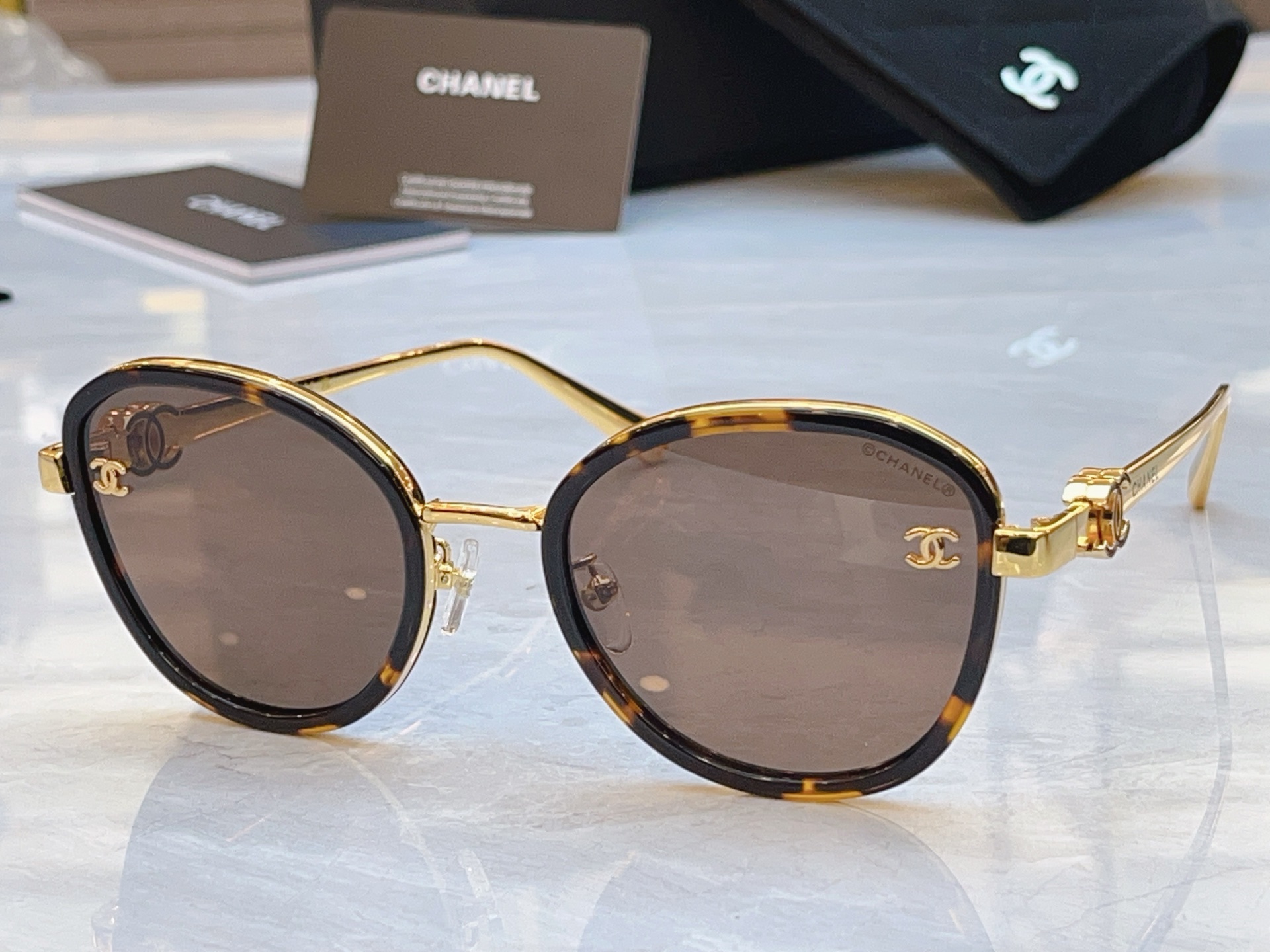 ，【CHANE*】香奈儿新款太阳镜，MODEL：CH5523H，SIZE：55口22-145