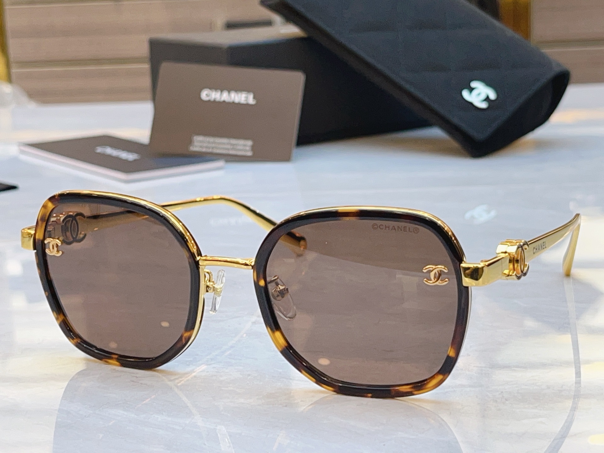 NO:826074,,【CHANE*】Chanel new sunglasses,MODELCH5524H,SIZE55 mouth 22-glasses sunglasses,glasses,chanel,chanel19860909,【CHANE*】香奈儿新款太阳镜,MODELCH5524H,SIZE55口22-眼镜墨镜太阳镜,眼镜,chanel,chanel,glasses