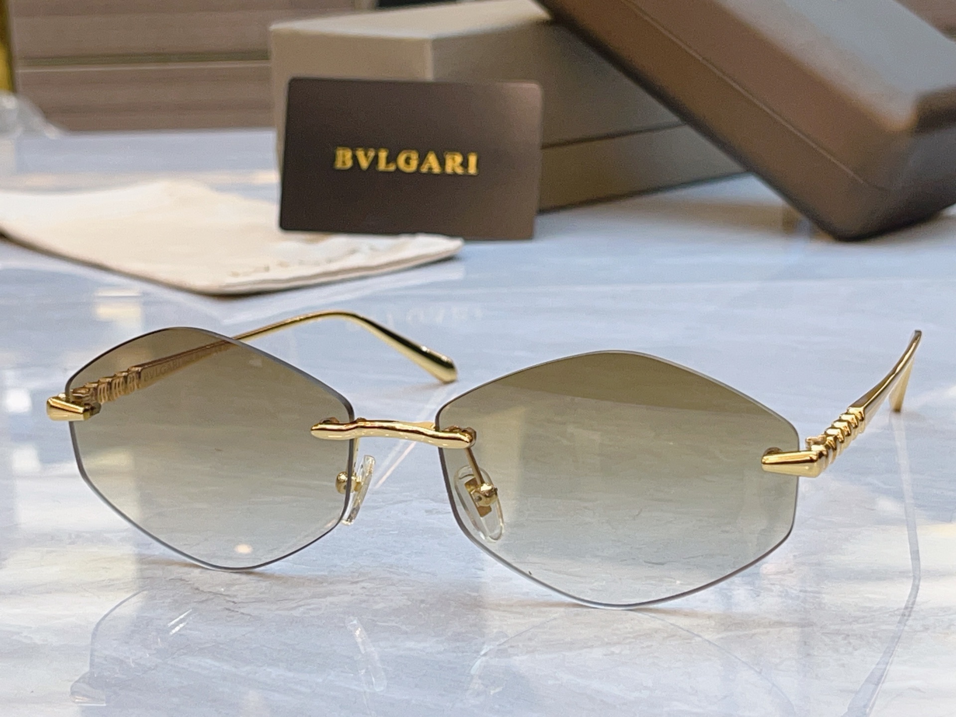 NO:826018,,【BVLGA*】Bvlgari new sunglasses,MODELBV 40090,SIZE61 mouth 16-145 glasses sunglasses,glasses,bottega veneta,bvlgari19860909,【BVLGA*】宝格*丽新款太阳镜,MODELBV 40090,SIZE61口16-145眼镜墨镜太阳镜,眼镜,bottega veneta,bvlgari,glasses