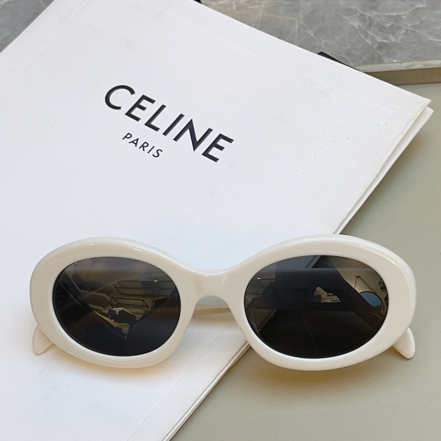 Celine 高品质到货 官网最新色 火热款凯旋门【CELIN*】赛*琳 CL40194 百搭 最爱款 ~毫不犹豫就下手了