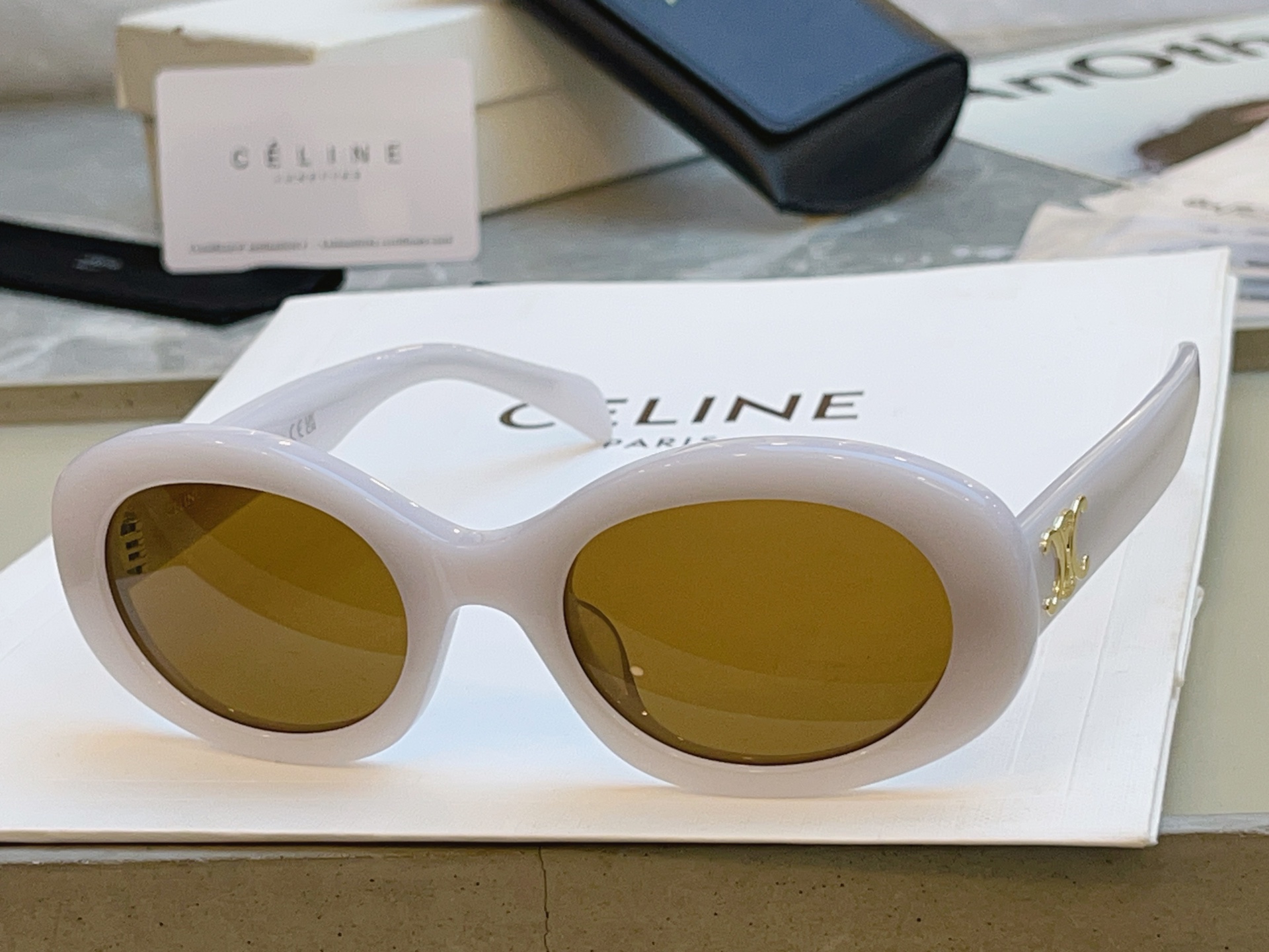 Celine 高品质到货 官网最新色 火热款凯旋门【CELIN*】赛*琳 CL40194 百搭 最爱款 ~毫不犹豫就下手了