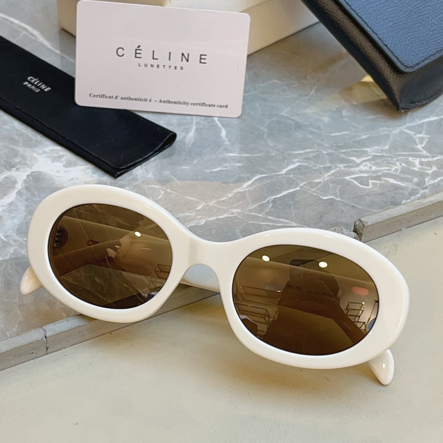 Celine 高品质到货 官网最新色 火热款凯旋门【CELIN*】赛*琳 CL40194 百搭 最爱款 ~毫不犹豫就下手了