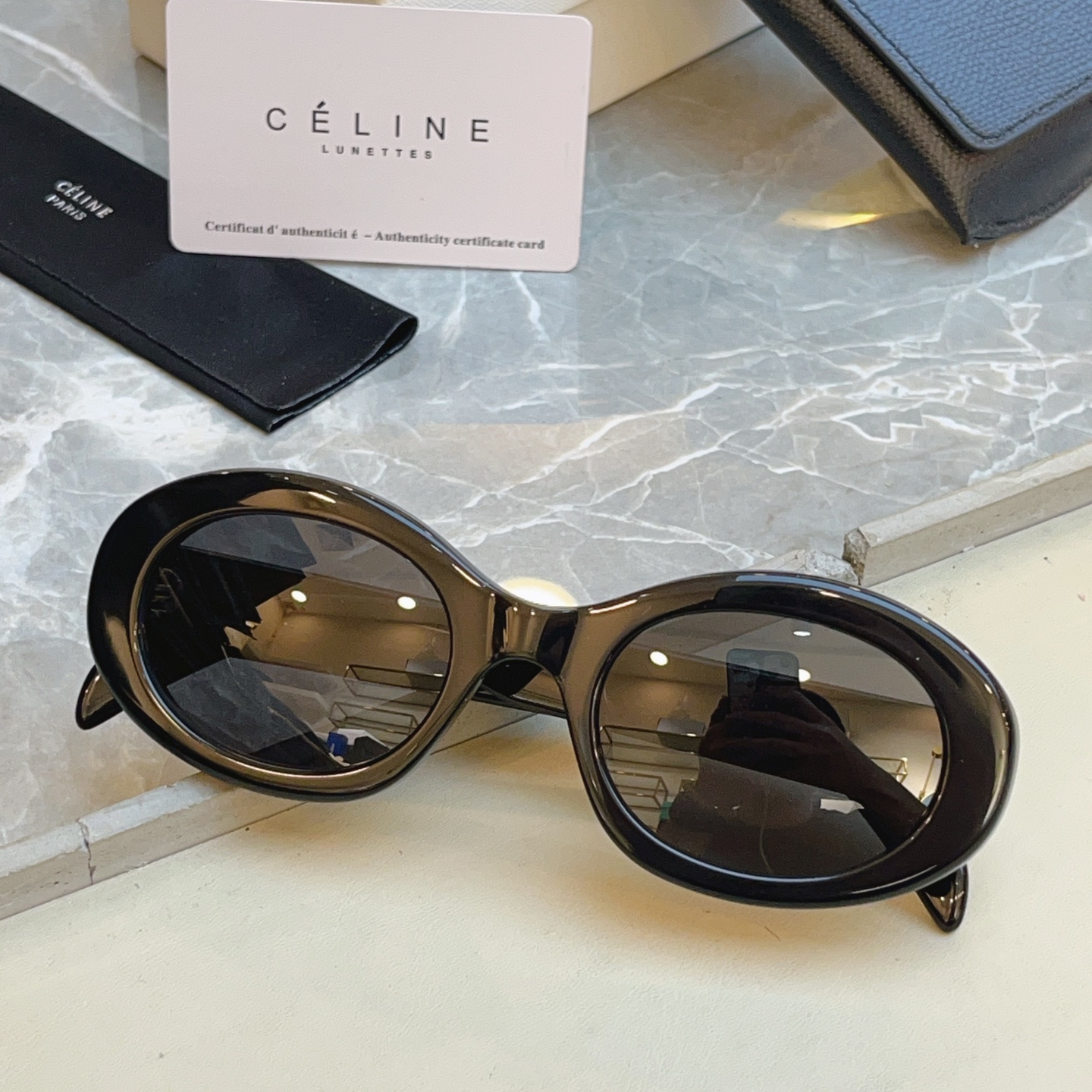 Celine 高品质到货 官网最新色 火热款凯旋门【CELIN*】赛*琳 CL40194 百搭 最爱款 ~毫不犹豫就下手了