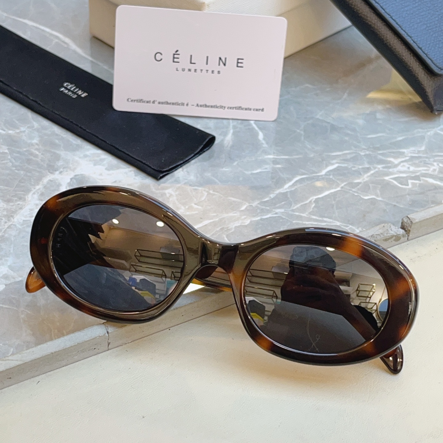 Celine 高品质到货 官网最新色 火热款凯旋门【CELIN*】赛*琳 CL40194 百搭 最爱款 ~毫不犹豫就下手了