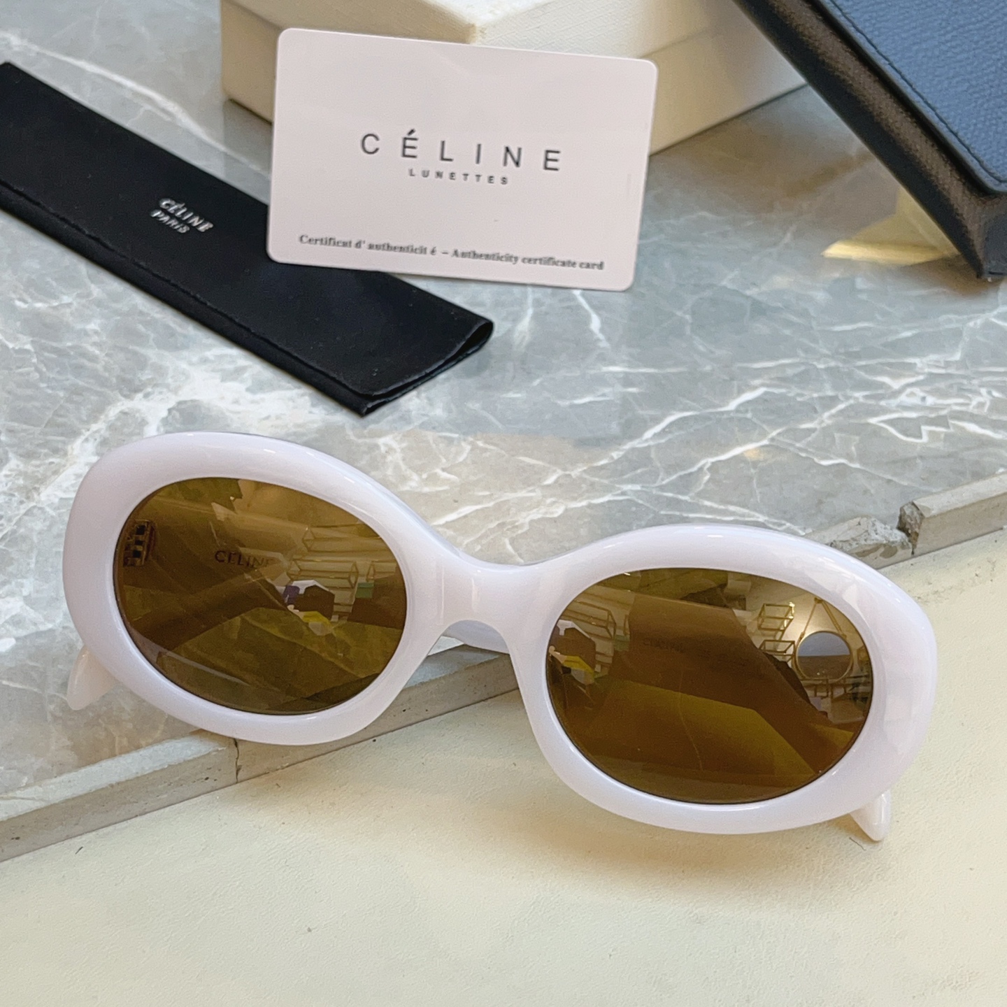 Celine 高品质到货 官网最新色 火热款凯旋门【CELIN*】赛*琳 CL40194 百搭 最爱款 ~毫不犹豫就下手了