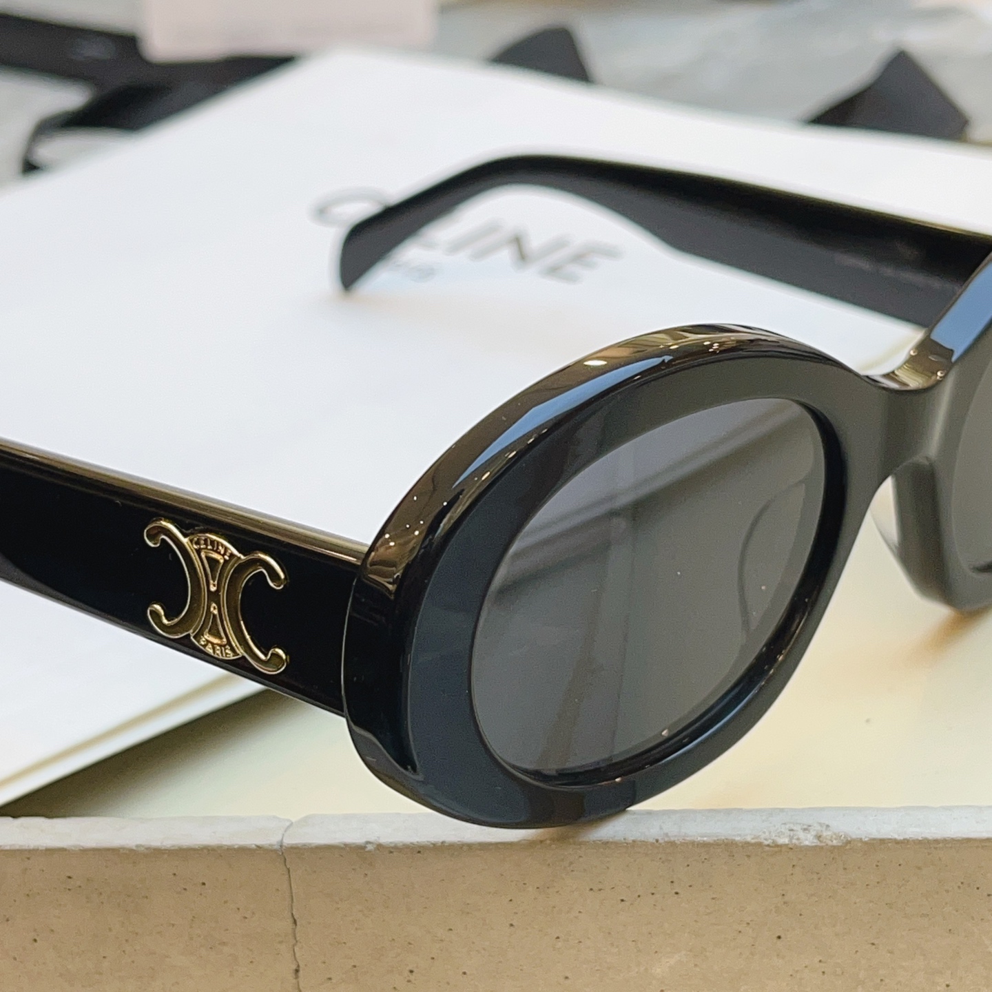 Celine 高品质到货 官网最新色 火热款凯旋门【CELIN*】赛*琳 CL40194 百搭 最爱款 ~毫不犹豫就下手了