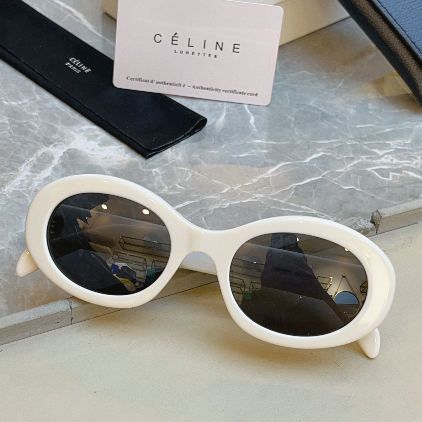 Celine 高品质到货 官网最新色 火热款凯旋门【CELIN*】赛*琳 CL40194 百搭 最爱款 ~毫不犹豫就下手了