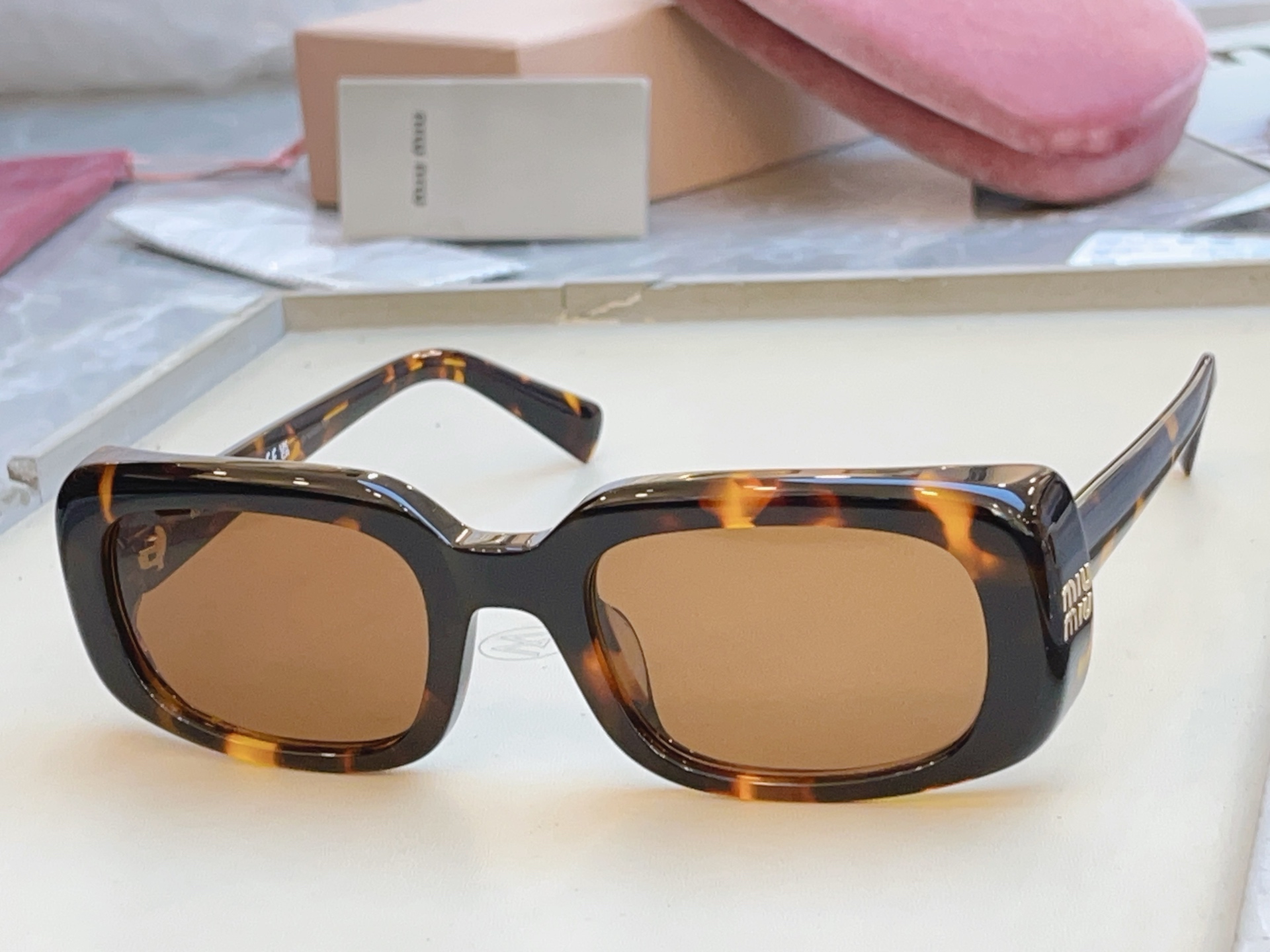 Miu Miu MIUMI*】缪*缪新款太阳镜 高版本--，Mod: MU B13-F，SIZE:52口22-140