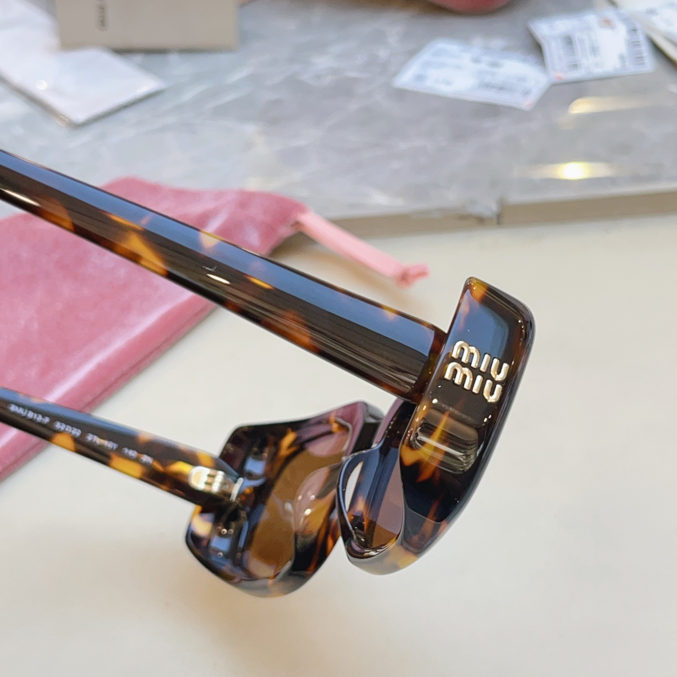 Miu Miu MIUMI*】缪*缪新款太阳镜 高版本--，Mod: MU B13-F，SIZE:52口22-140