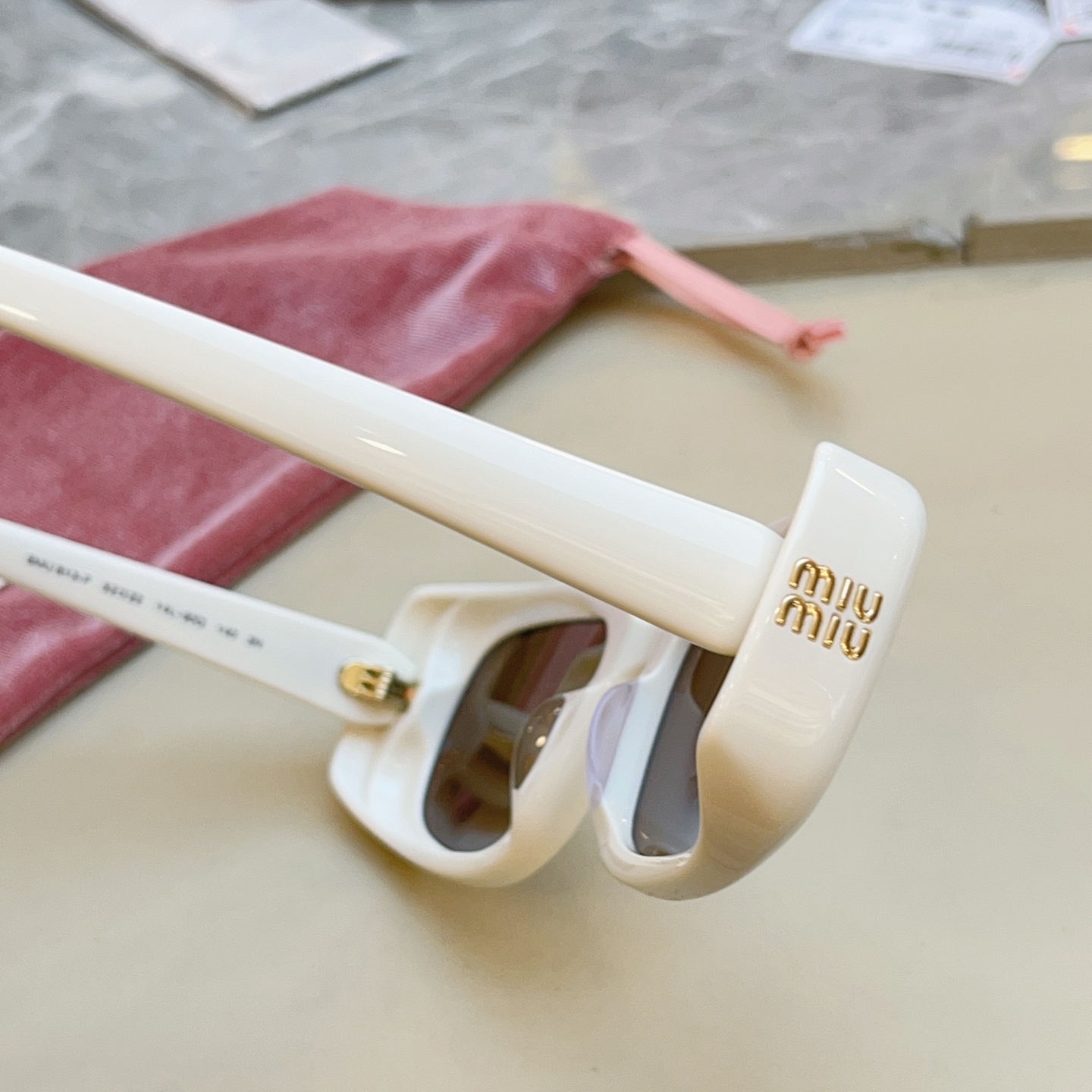 Miu Miu MIUMI*】缪*缪新款太阳镜 高版本--，Mod: MU B13-F，SIZE:52口22-140