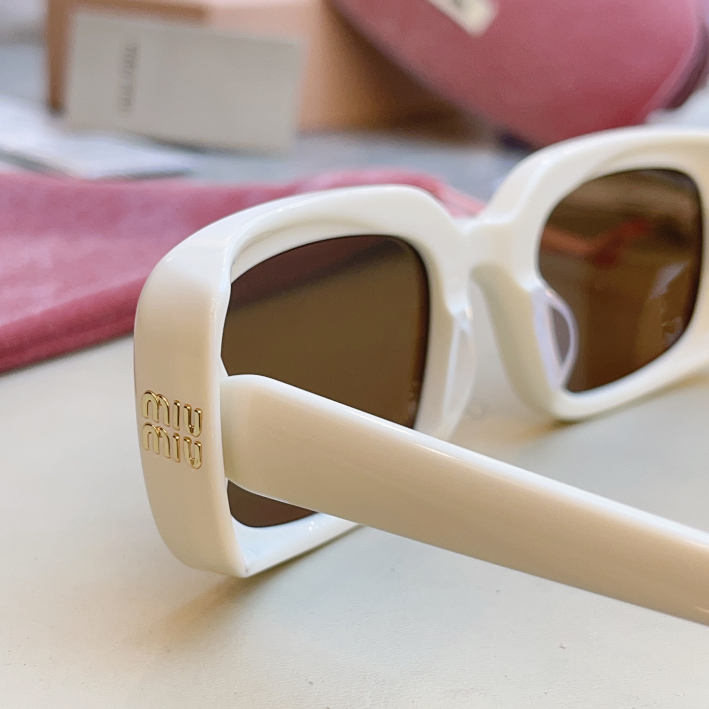 Miu Miu MIUMI*】缪*缪新款太阳镜 高版本--，Mod: MU B13-F，SIZE:52口22-140