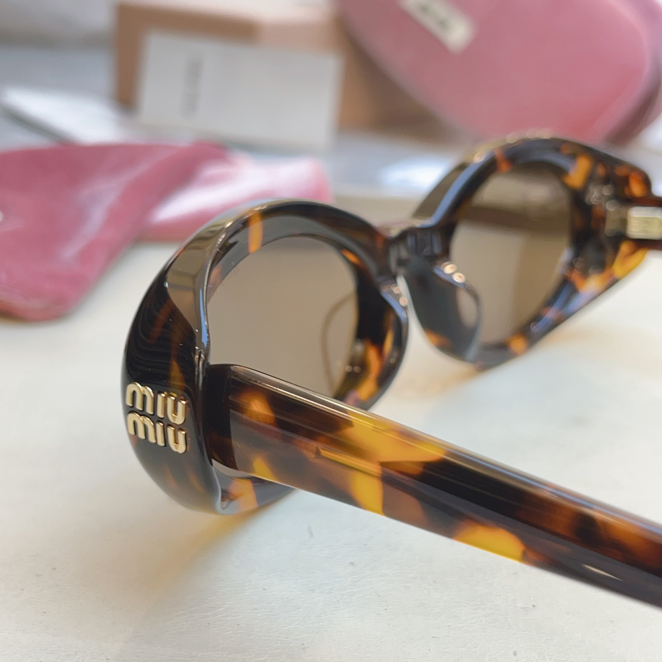 Miu Miu MIUMI*】缪*缪新款太阳镜 高版本--，Mod: MU B09-F，SIZE:52口21-140个