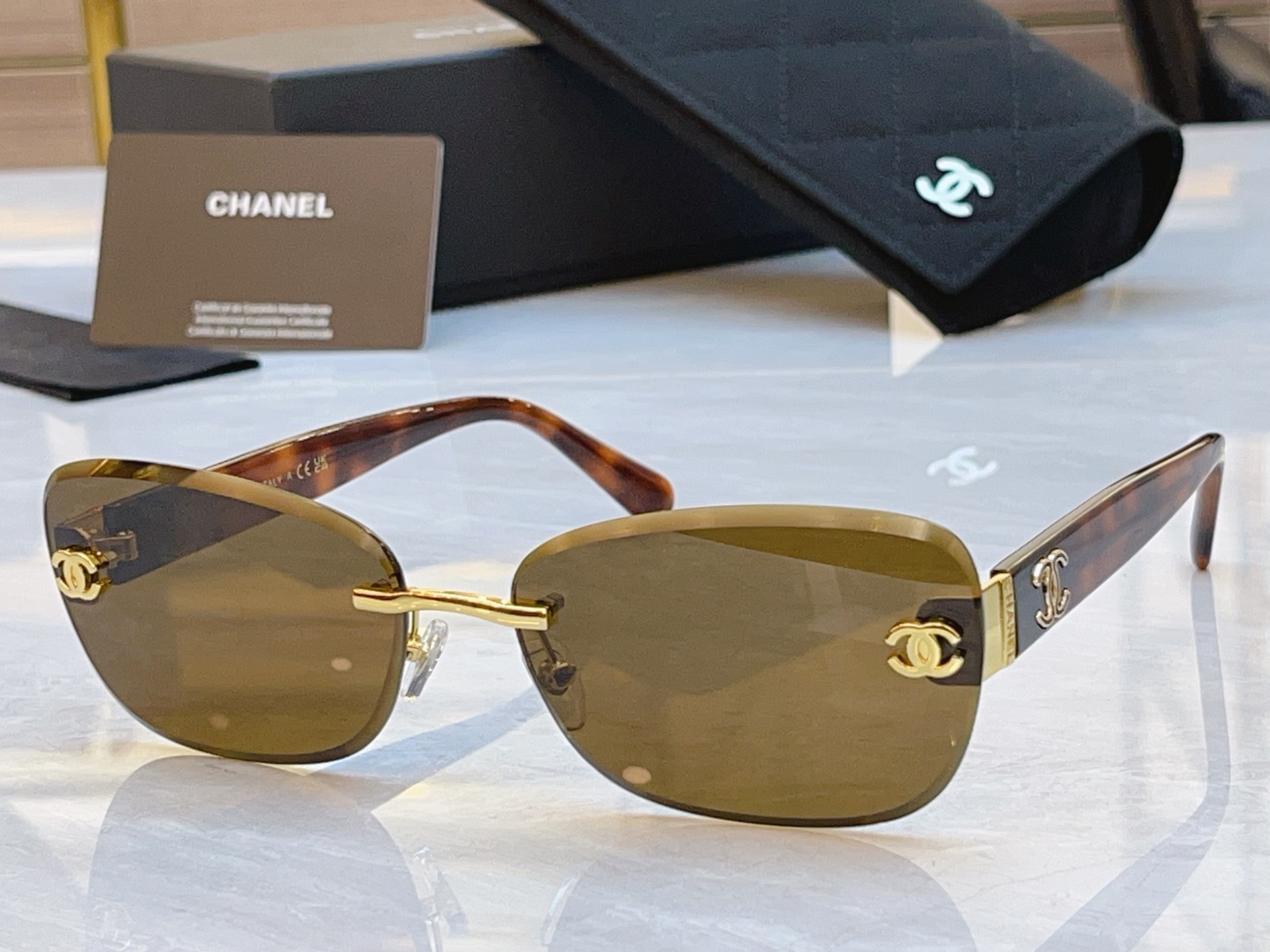 Chanel CHANE*】香奈儿新款太阳镜，MODEL：CH1909Q，SIZE：65口17-143