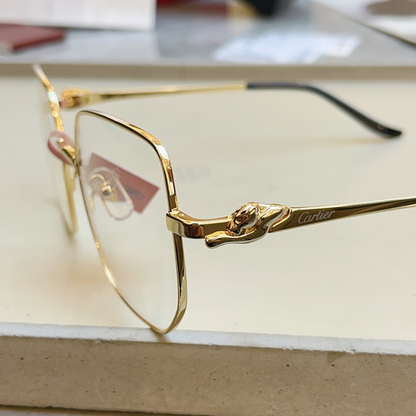 Cartier 高版本-- 【CARTIE*】卡地*亚新款眼镜架 18K金电镀 镜片蔡司logo--