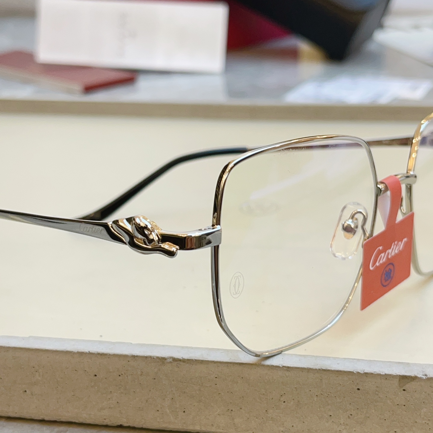 Cartier 高版本-- 【CARTIE*】卡地*亚新款眼镜架 18K金电镀 镜片蔡司logo--