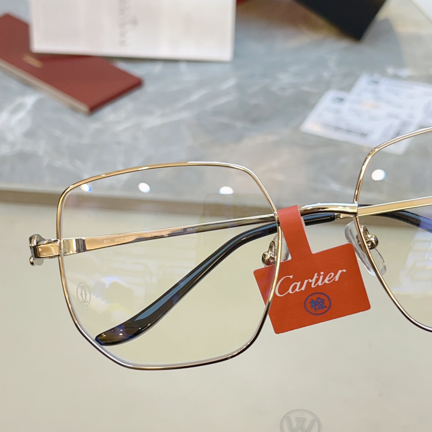 Cartier 高版本-- 【CARTIE*】卡地*亚新款眼镜架 18K金电镀 镜片蔡司logo--