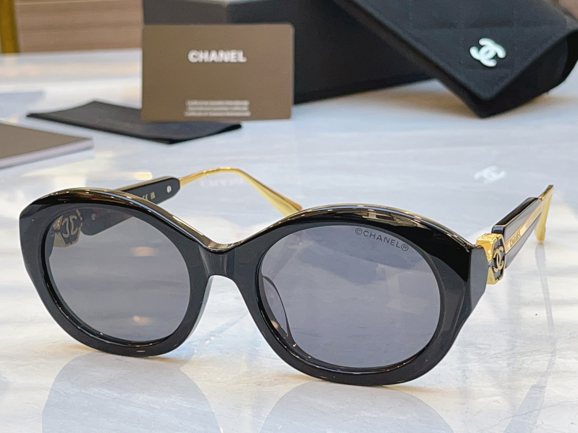Chanel CHANE*】香奈儿新款太阳镜，MODEL：CH5520-H，SIZE：55口21-140