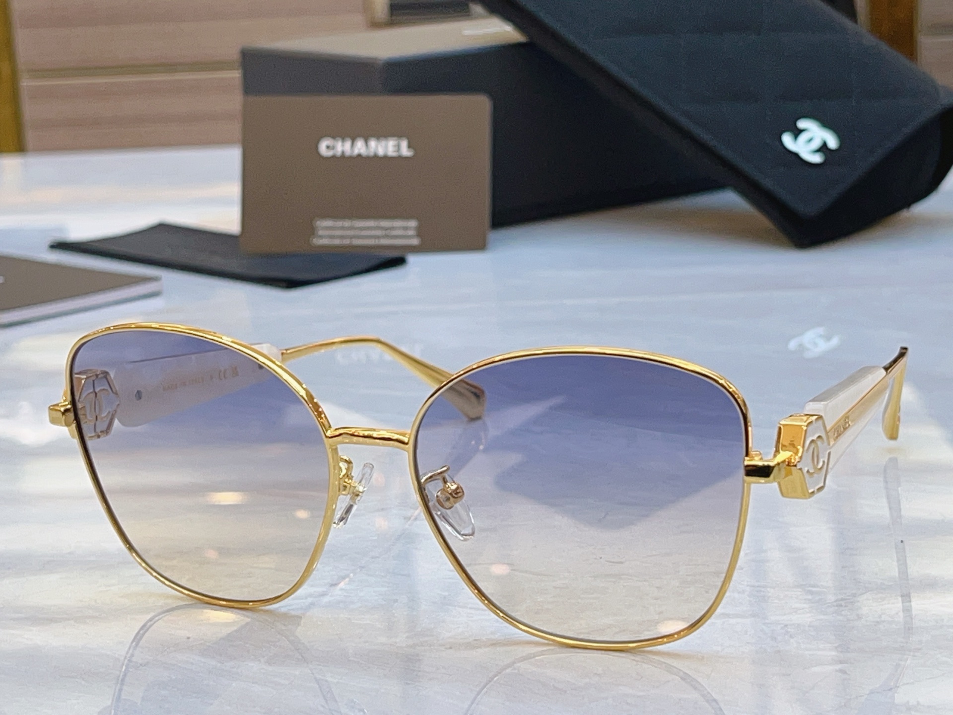 Chanel CHANE*】香奈儿新款太阳镜，MODEL：CH5518-H，SIZE：59口18-140