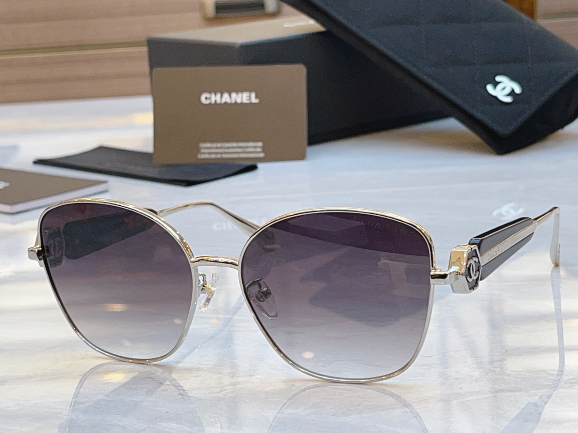 Chanel CHANE*】香奈儿新款太阳镜，MODEL：CH5518-H，SIZE：59口18-140