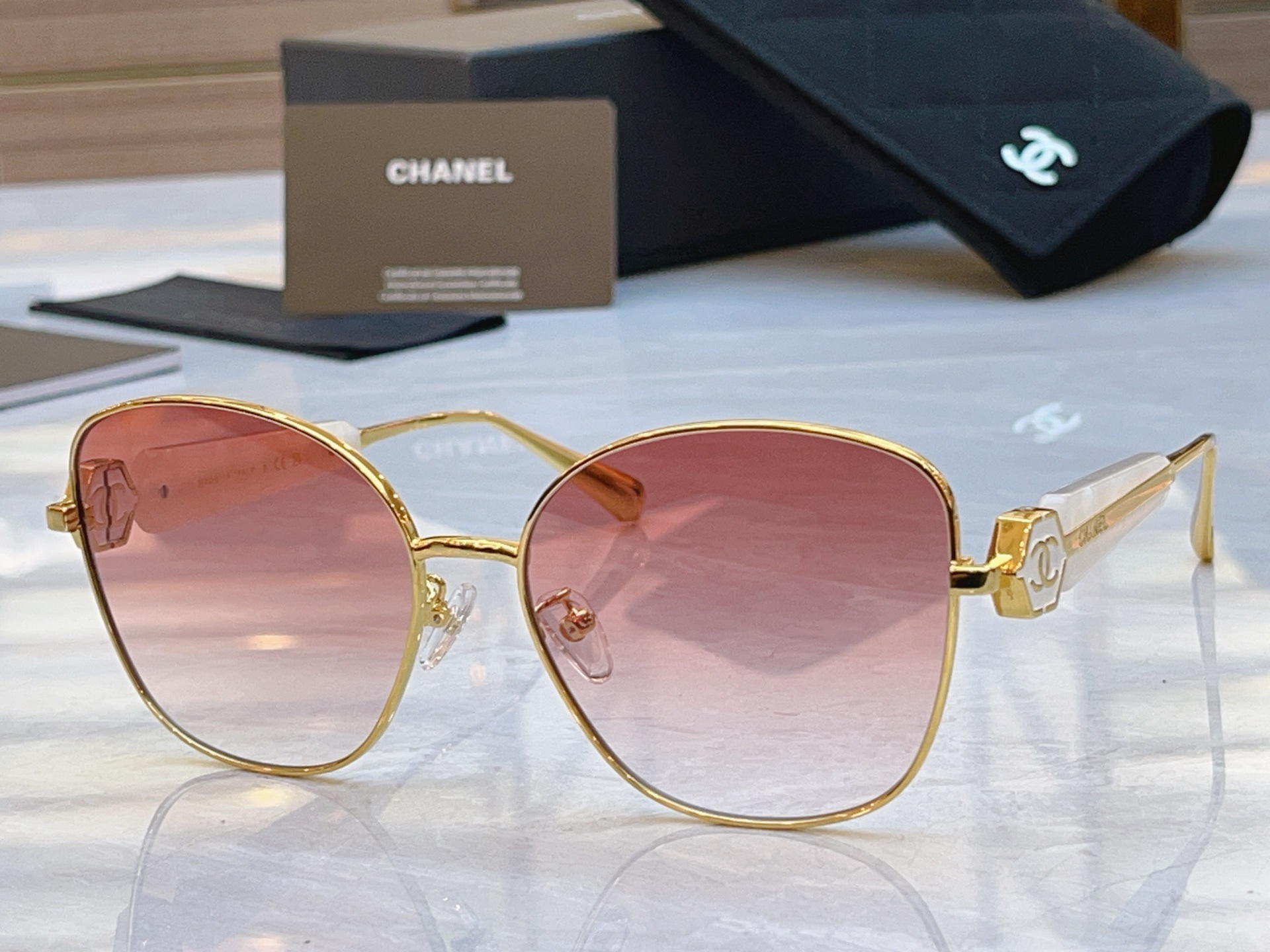 Chanel CHANE*】香奈儿新款太阳镜，MODEL：CH5518-H，SIZE：59口18-140