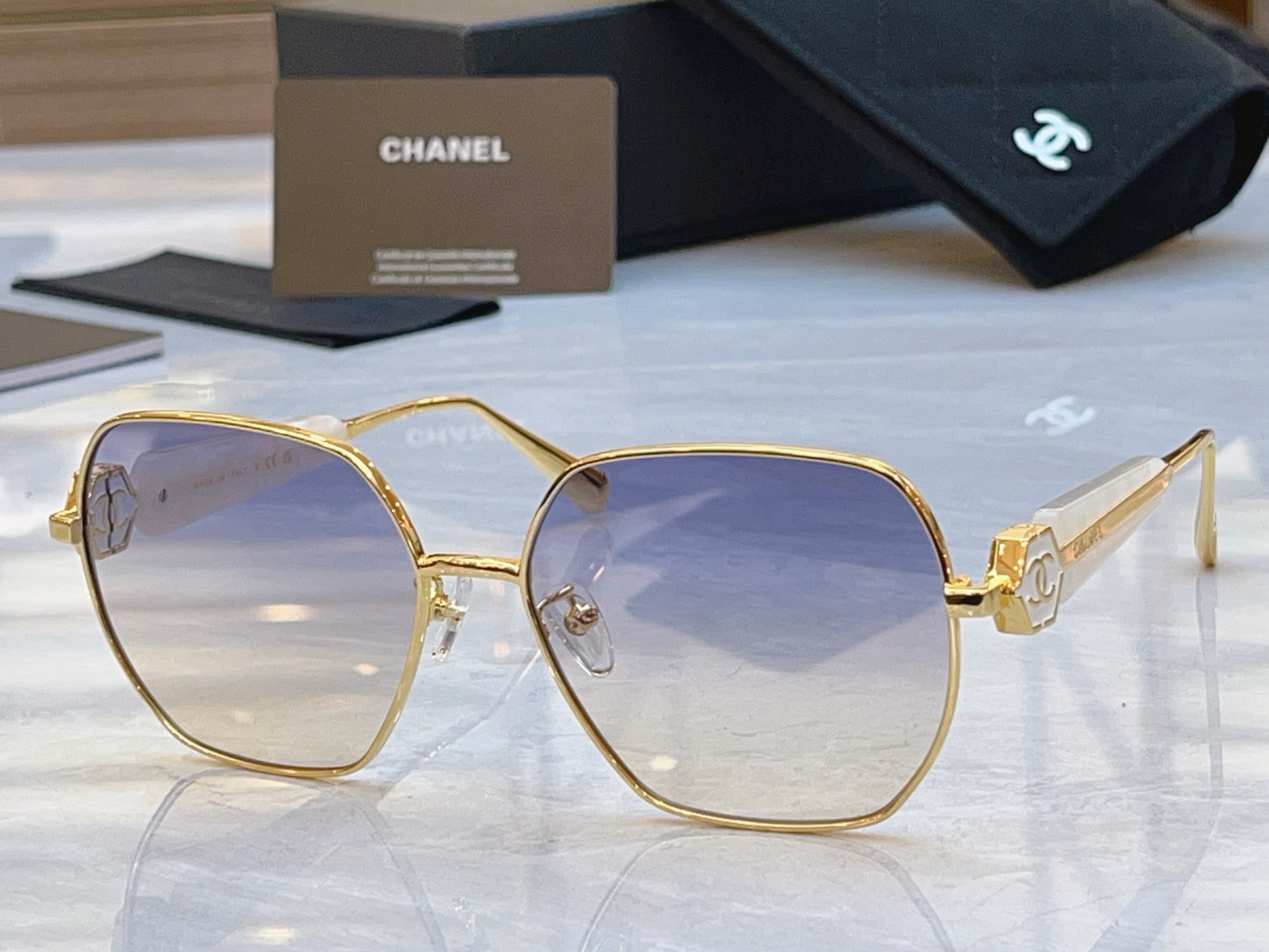 Chanel CHANE*】香奈儿新款太阳镜，MODEL：CH5519-H，SIZE：59口16-140