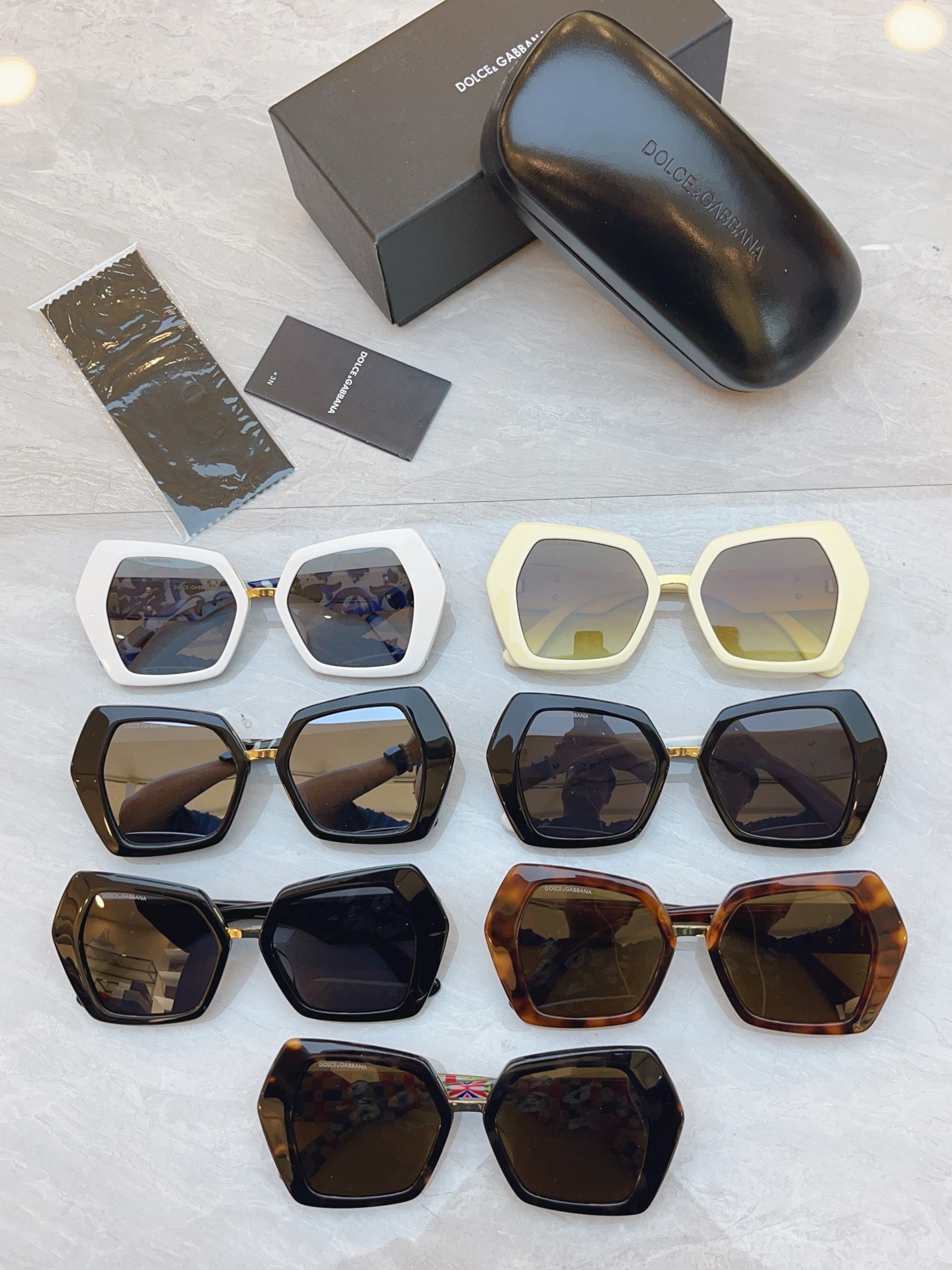 Dolce & Gabbana DOLCE & GABBAN*】D*G新款太阳镜，MODEL：DG4377，SIZE：54口19-145