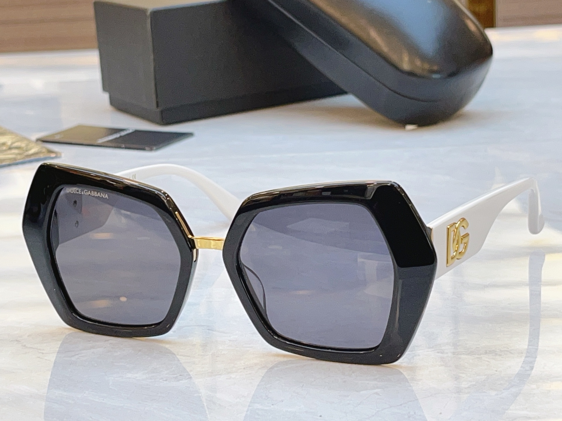 Dolce & Gabbana DOLCE & GABBAN*】D*G新款太阳镜，MODEL：DG4377，SIZE：54口19-145