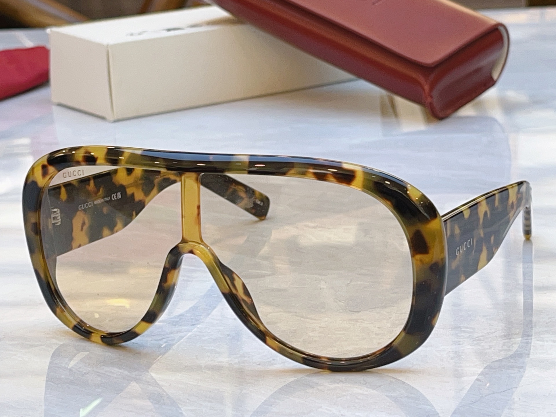 Gucci GUCC*】古*驰新款太阳镜，MODEL：GG2164S，SIZE:99口1-130