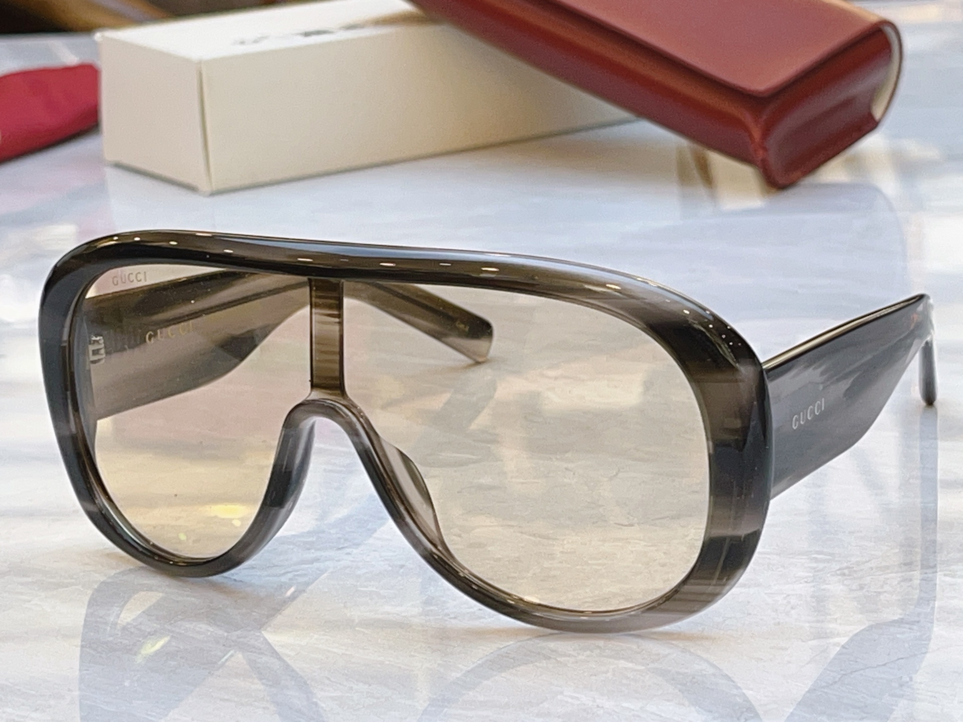 Gucci GUCC*】古*驰新款太阳镜，MODEL：GG2164S，SIZE:99口1-130