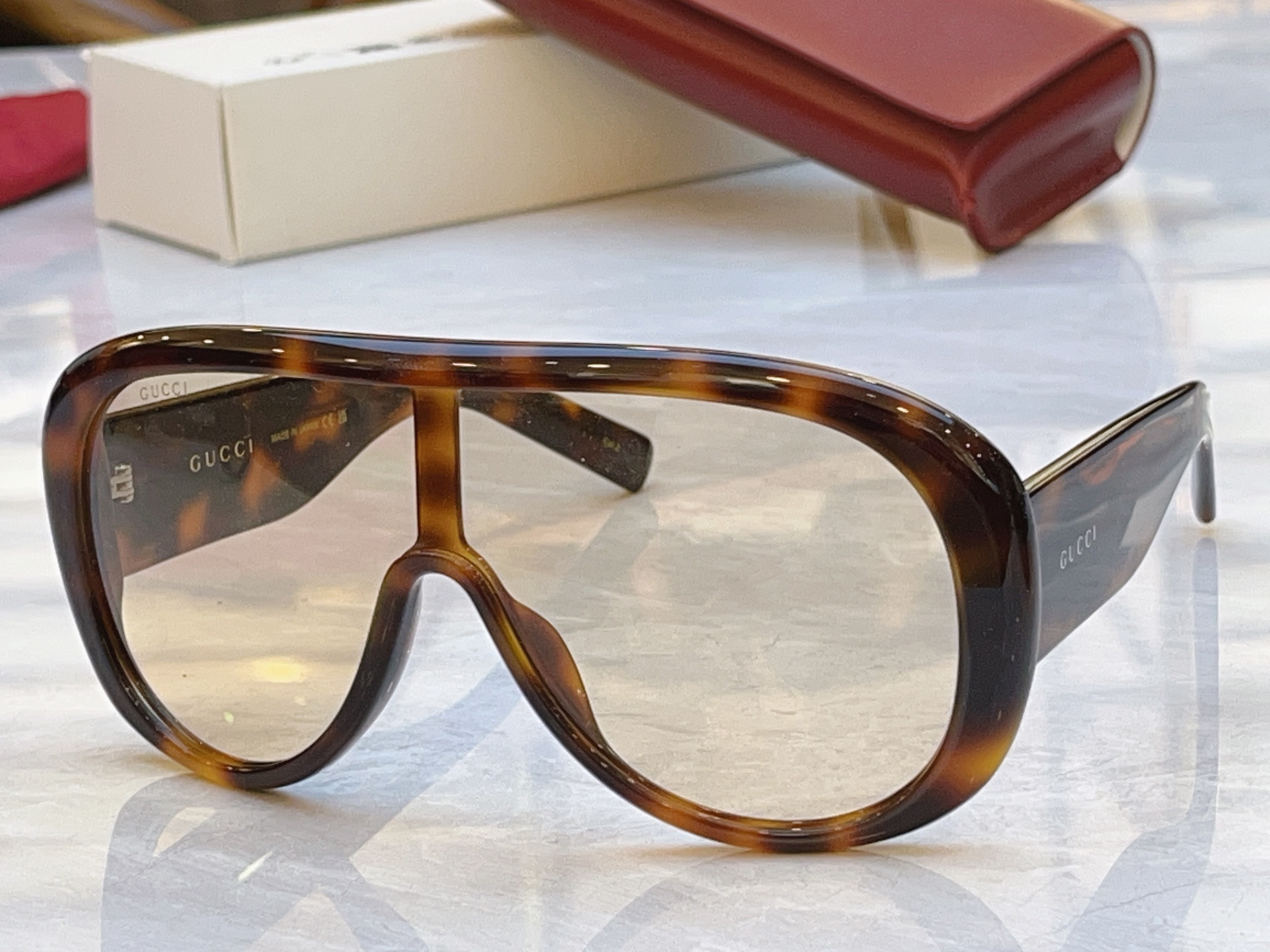 Gucci GUCC*】古*驰新款太阳镜，MODEL：GG2164S，SIZE:99口1-130