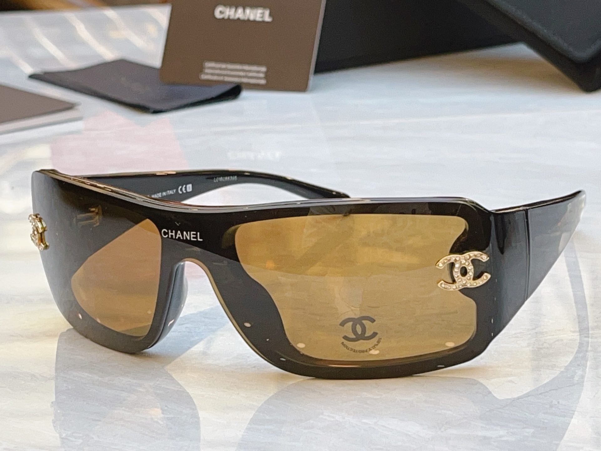 Chanel CHANE*香奈儿新款太阳镜，MODEL：5088-B，SIZE：120