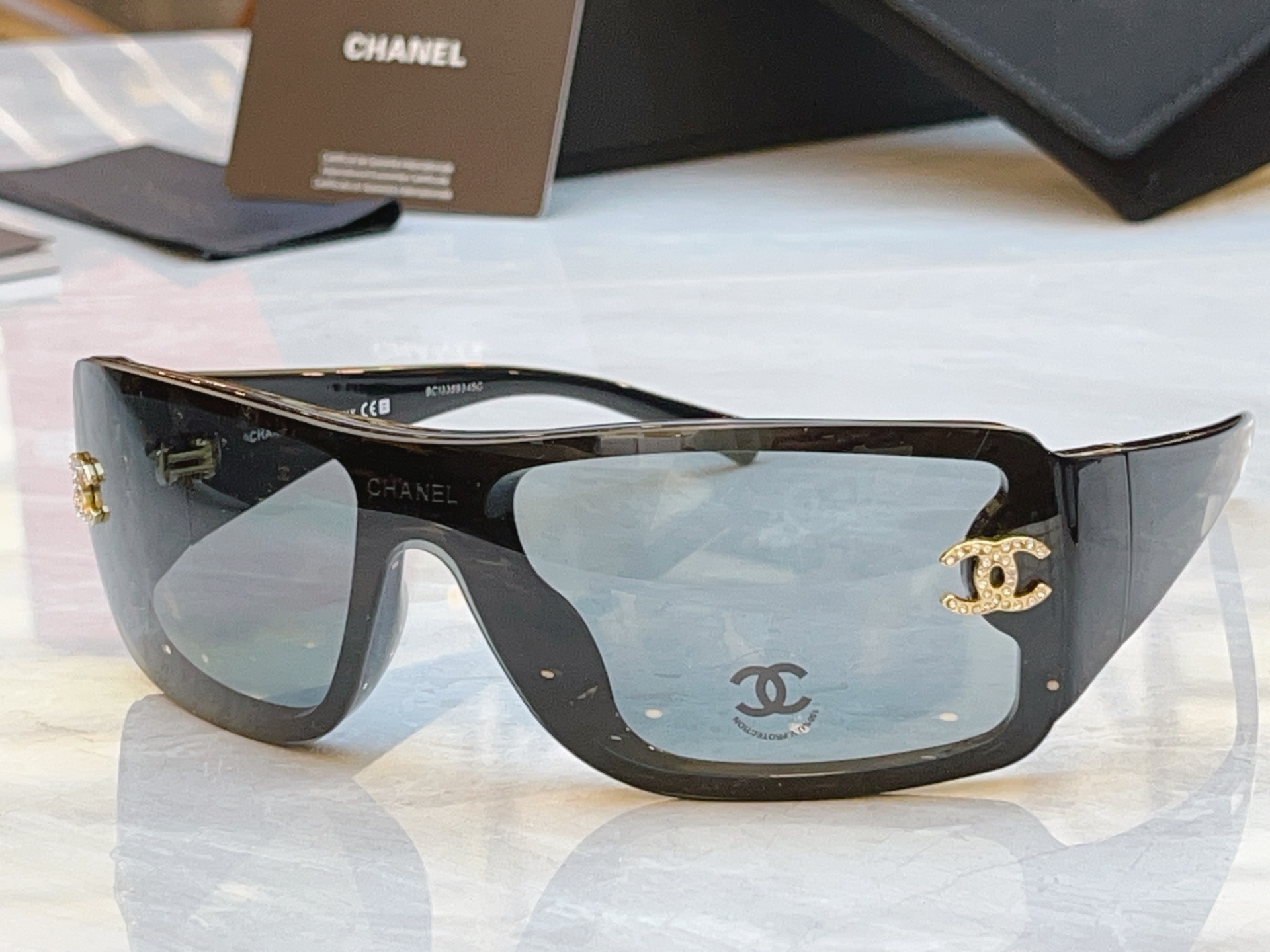 Chanel CHANE*香奈儿新款太阳镜，MODEL：5088-B，SIZE：120