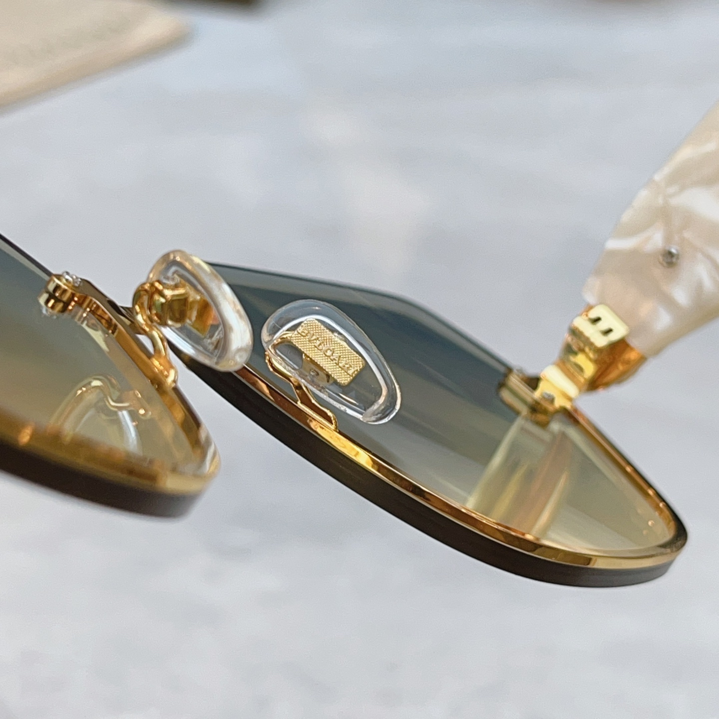 Bvlgari BVLGA*】宝格*丽新款太阳镜，MODEL：BV 9040B，SIZE：64口15-143
