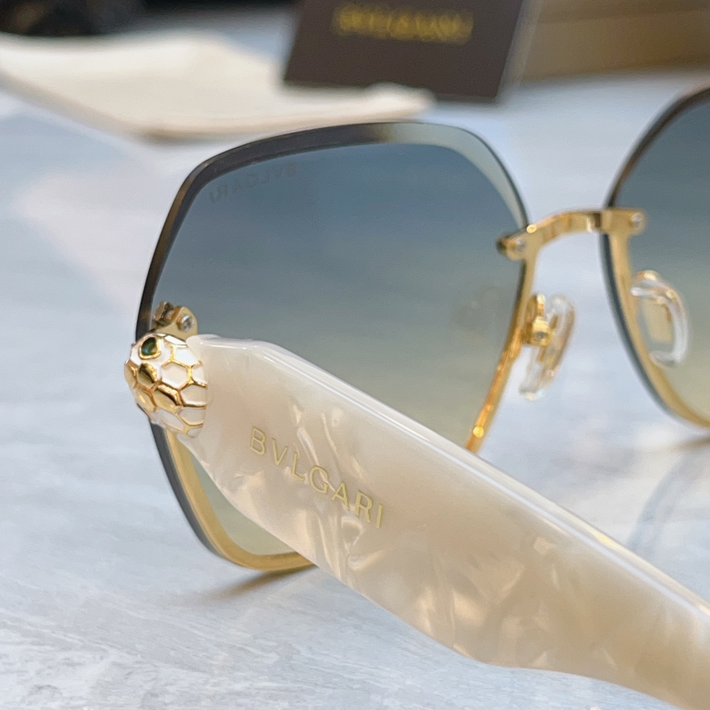 Bvlgari BVLGA*】宝格*丽新款太阳镜，MODEL：BV 9040B，SIZE：64口15-143