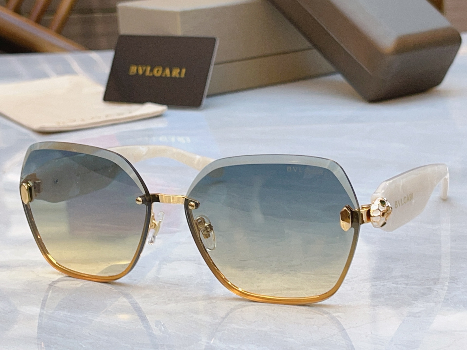 Bvlgari BVLGA*】宝格*丽新款太阳镜，MODEL：BV 9040B，SIZE：64口15-143