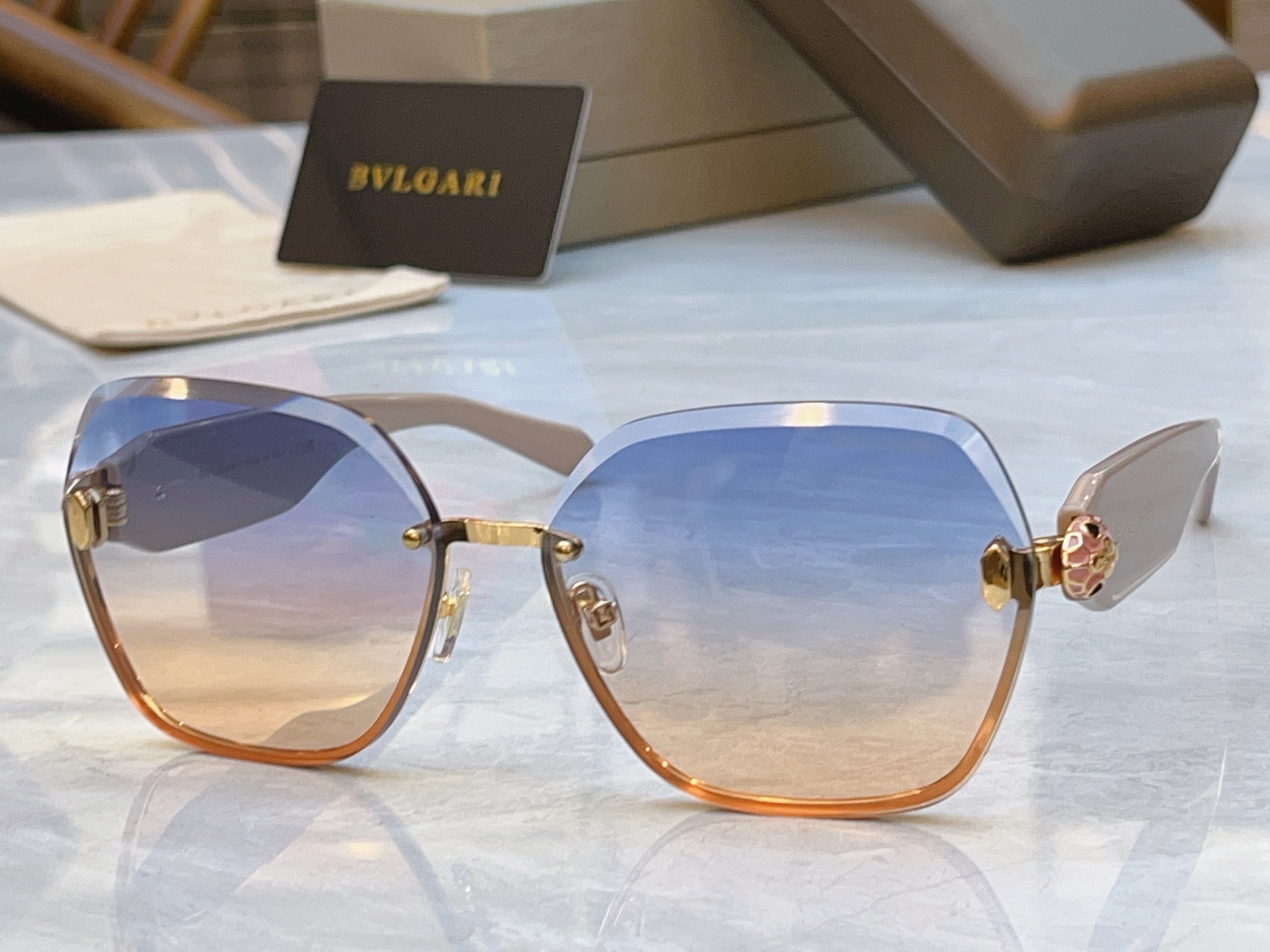 Bvlgari BVLGA*】宝格*丽新款太阳镜，MODEL：BV 9040B，SIZE：64口15-143