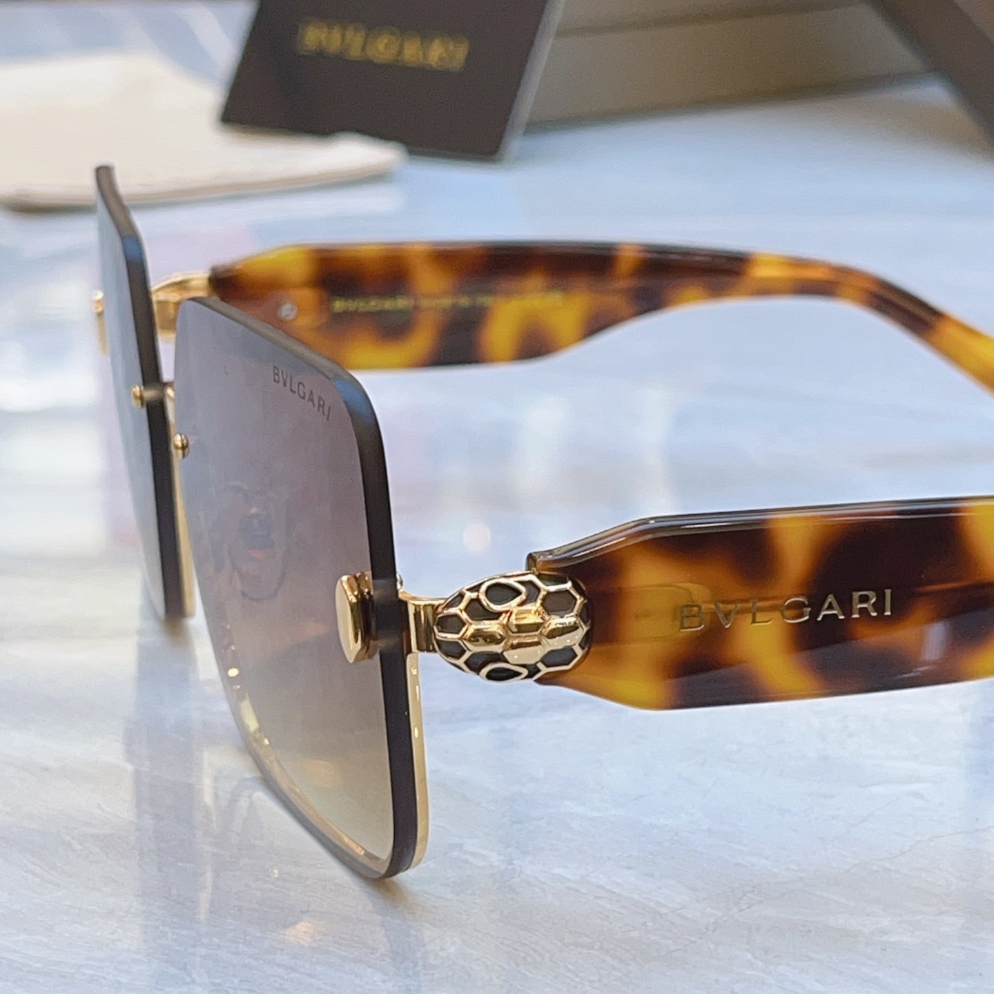 Bvlgari BVLGA*】宝格*丽新款太阳镜，MODEL：BV 9042B，SIZE：63口16-143