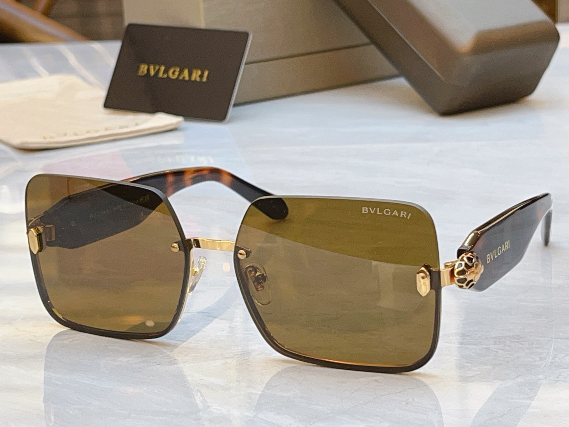 Bvlgari BVLGA*】宝格*丽新款太阳镜，MODEL：BV 9042B，SIZE：63口16-143