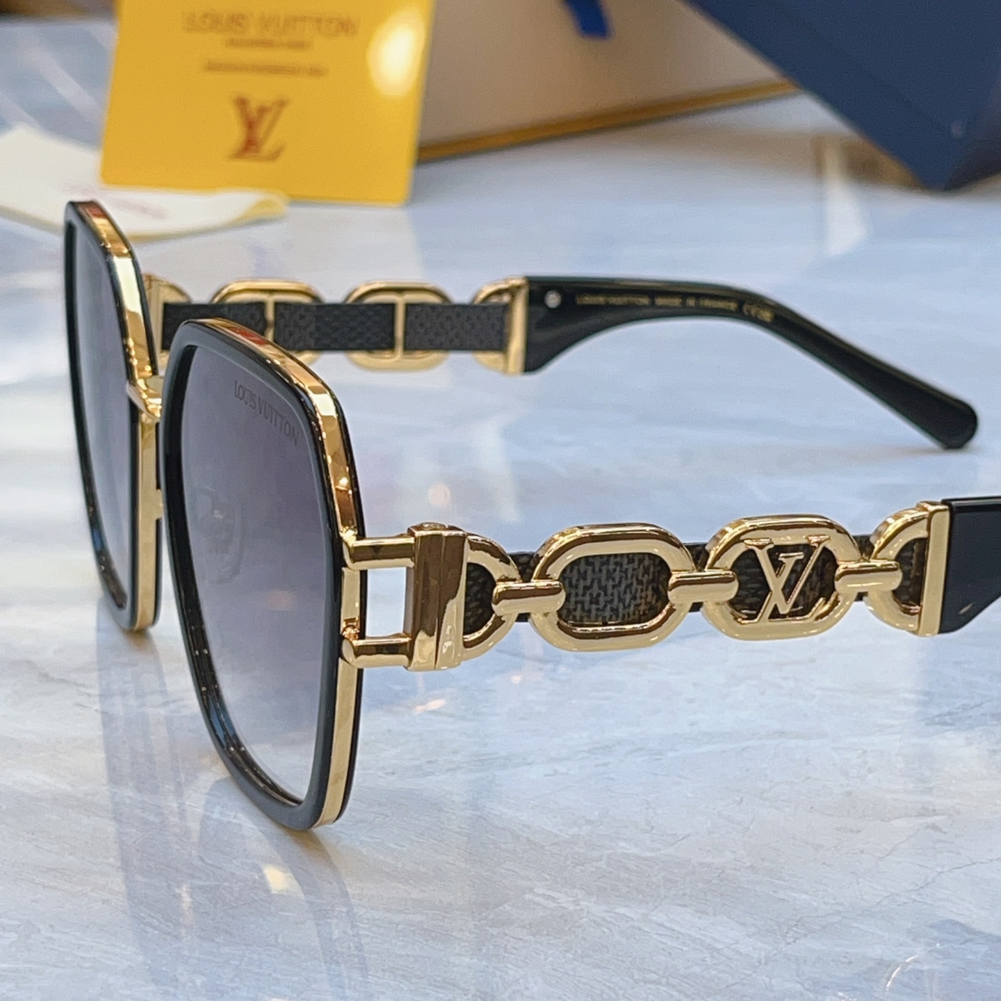 Louis Vuitton LOUIS VUITTO*】路易*威登新款太阳镜，MODEL：Z4063U，SIZE：58口21-145