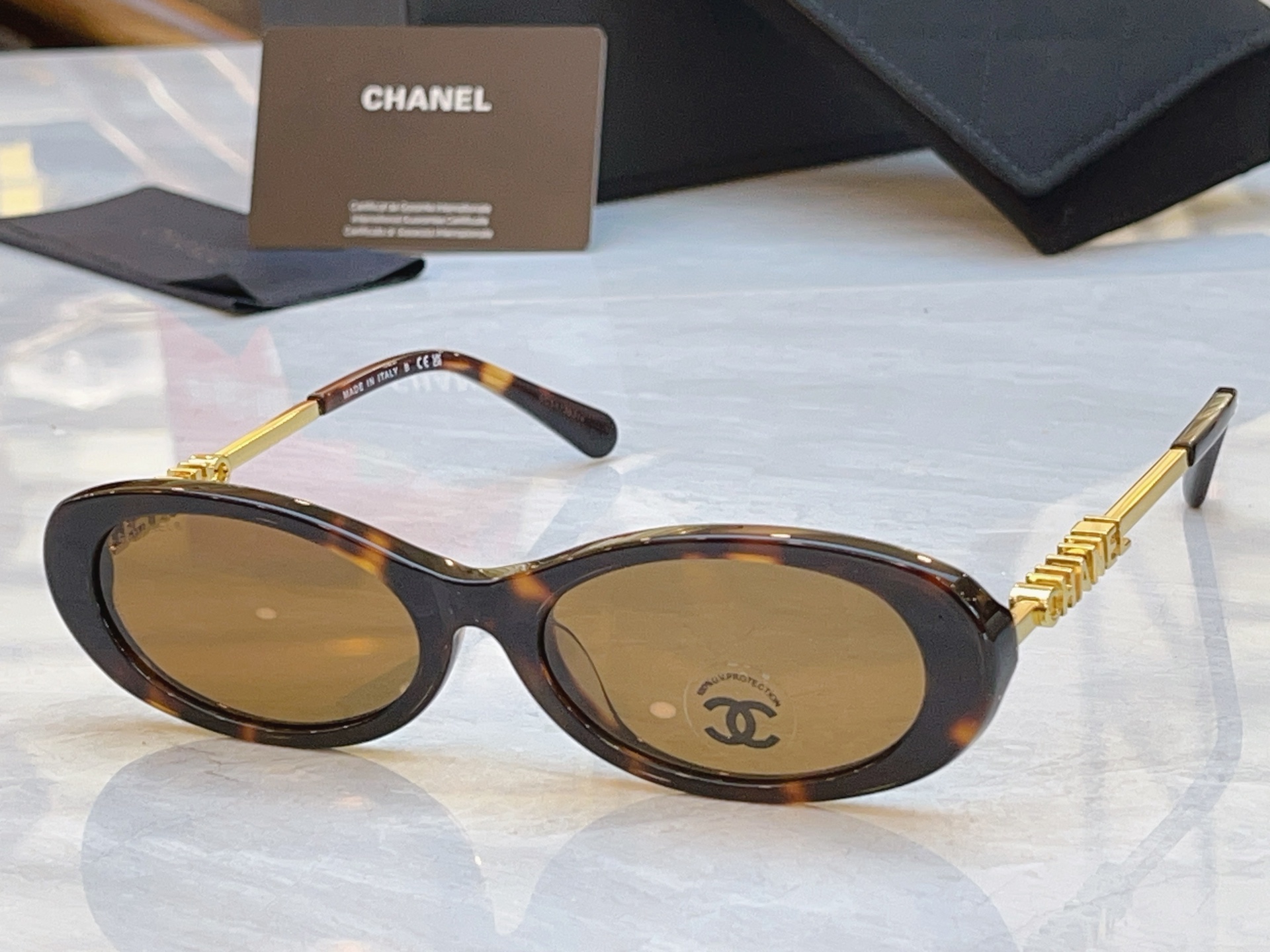 Chanel CHANE*】香奈儿新款太阳镜，MODEL：CH5565，SIZE：54口17-140
