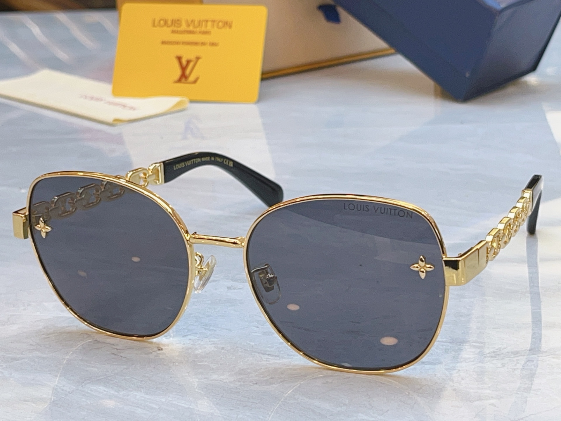 Louis Vuitton LOUIS VUITTO*】路易*威登新款太阳镜，MODEL：Z2690U，SIZE：59口18-145