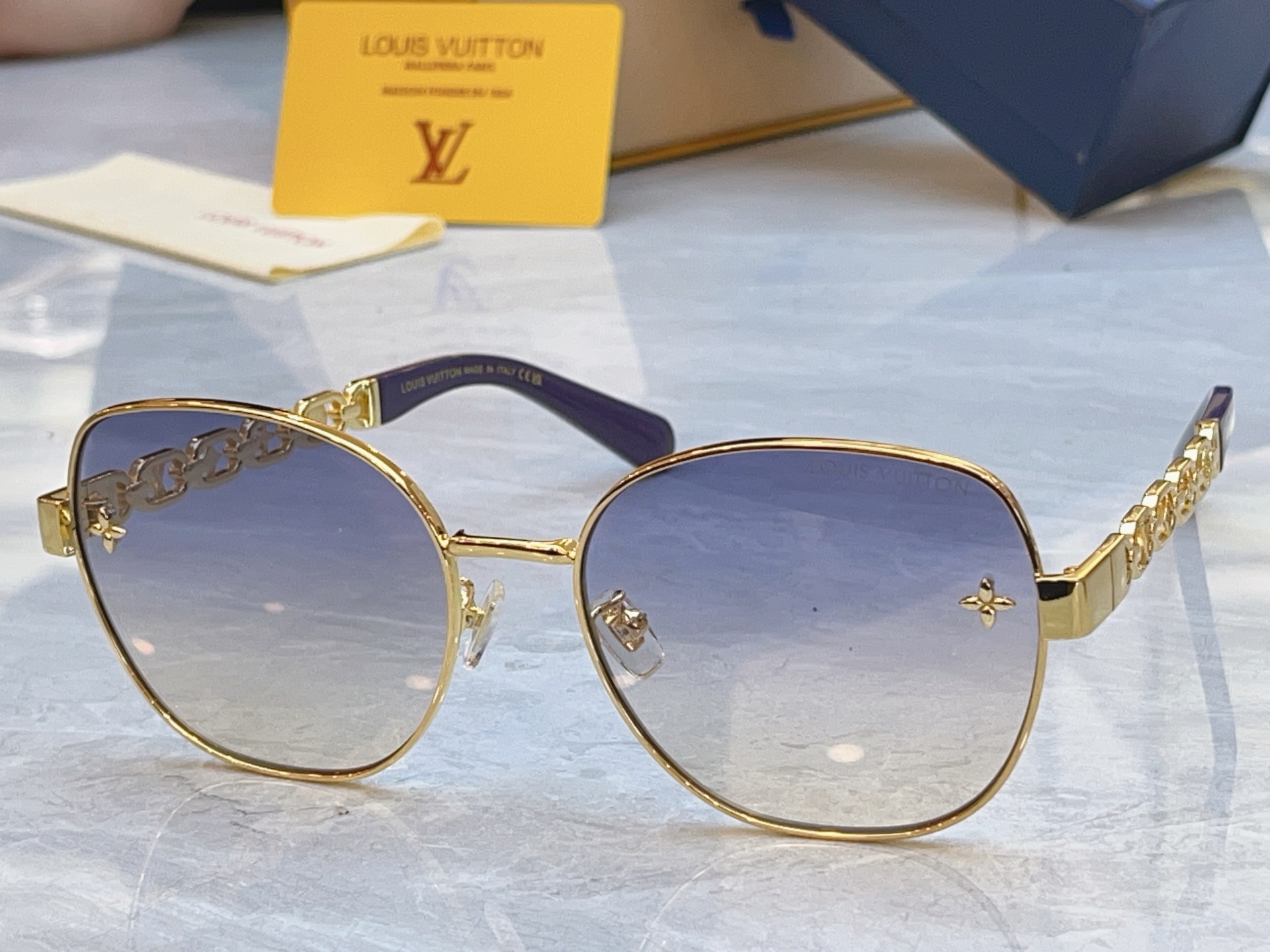 Louis Vuitton LOUIS VUITTO*】路易*威登新款太阳镜，MODEL：Z2690U，SIZE：59口18-145