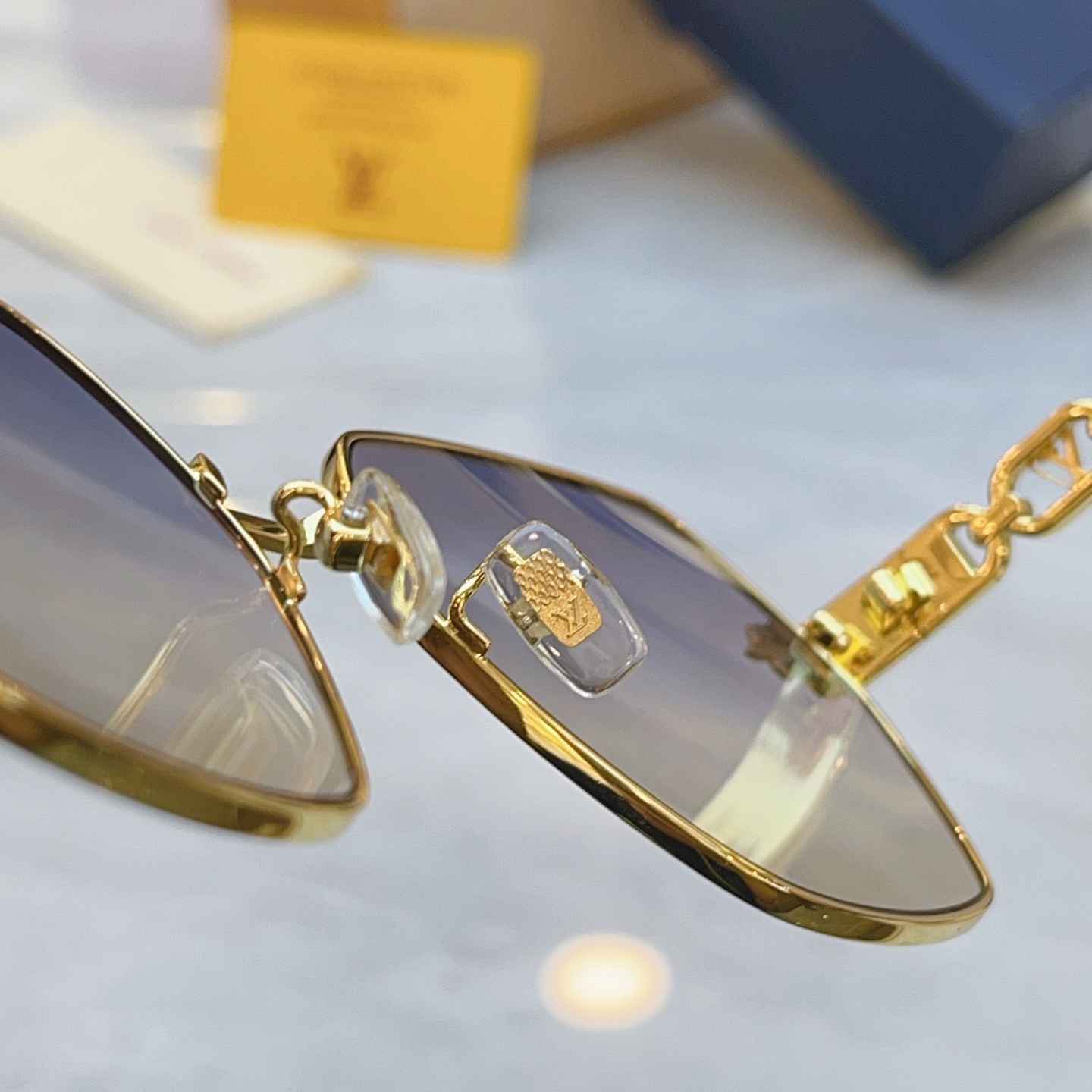 Louis Vuitton LOUIS VUITTO*】路易*威登新款太阳镜，MODEL：Z2691U，SIZE：59口18-145