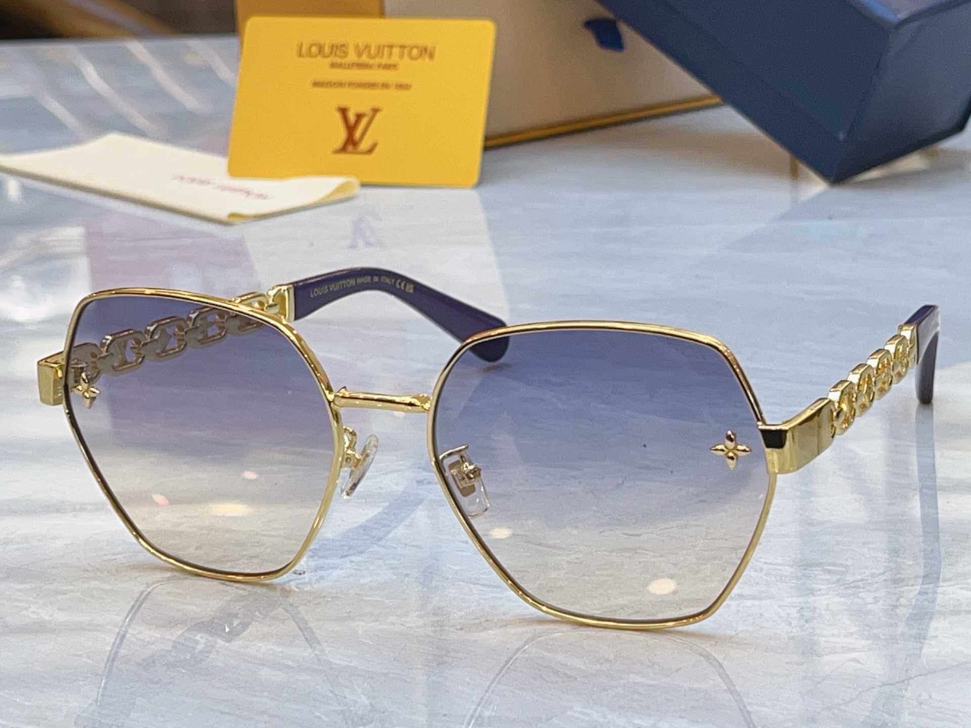 Louis Vuitton LOUIS VUITTO*】路易*威登新款太阳镜，MODEL：Z2691U，SIZE：59口18-145