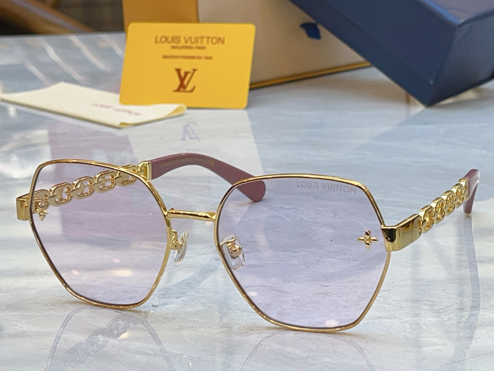 Louis Vuitton LOUIS VUITTO*】路易*威登新款太阳镜，MODEL：Z2691U，SIZE：59口18-145