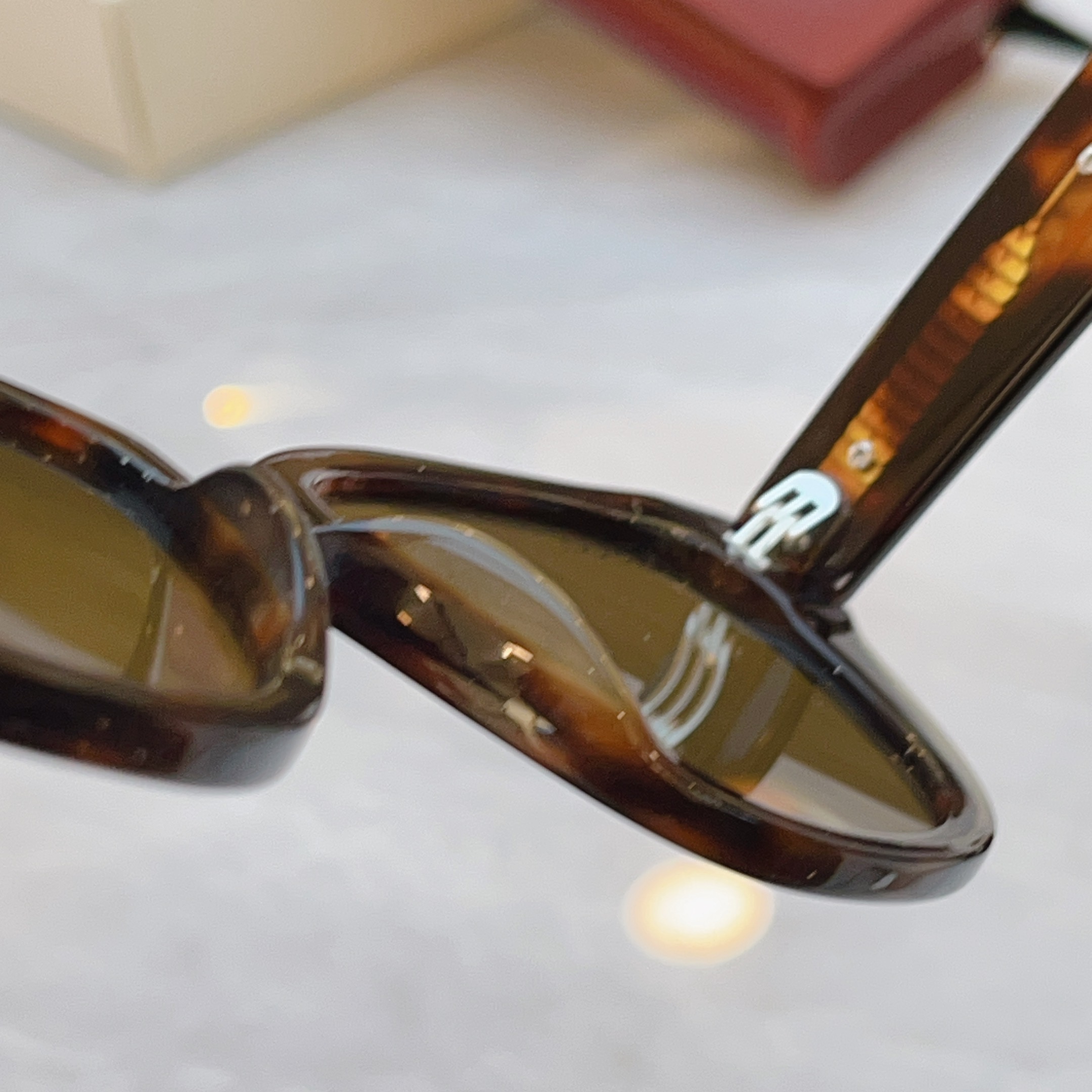 Gucci GUCC*】古*驰新款太阳镜，MODEL：GG1588S，SIZE:55口17-145