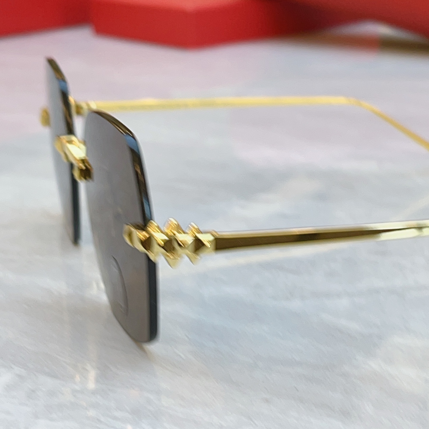 Cartier CARTIE*】卡地*亚新款太阳镜，CT0646S，size: 54口19-135